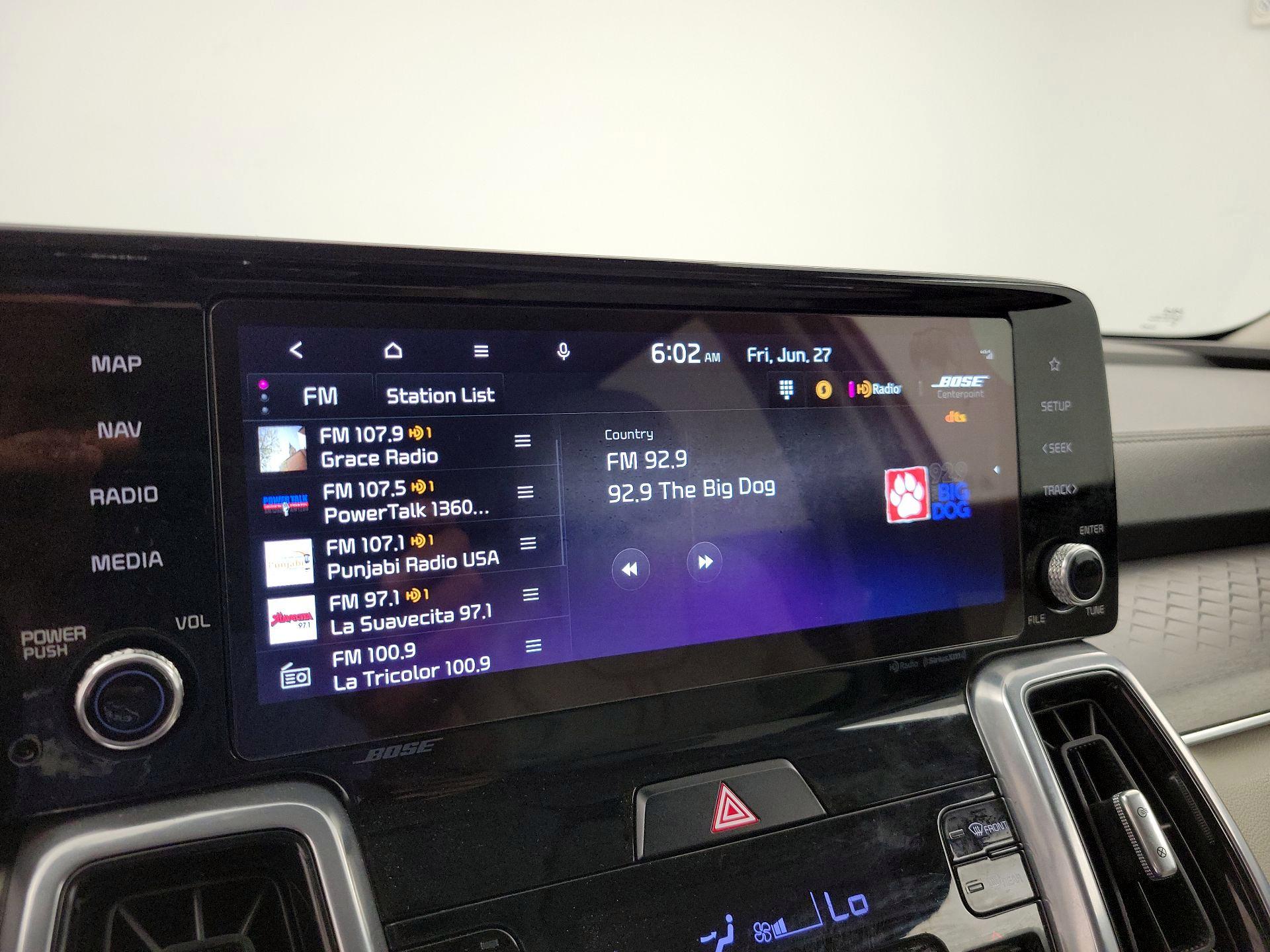 Thumbnail: 2023 Kia Sorento - 16