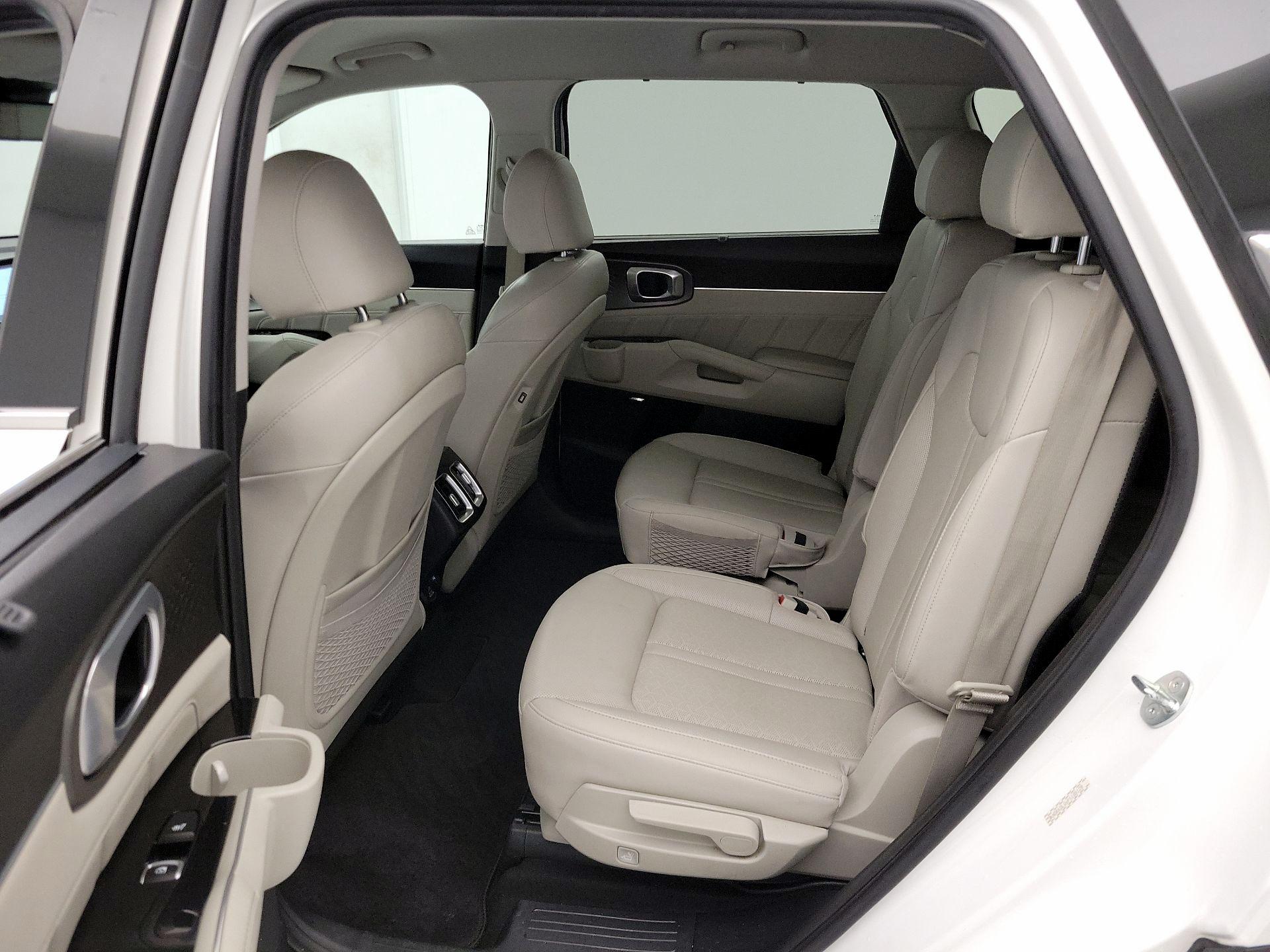 Thumbnail: 2023 Kia Sorento - 20