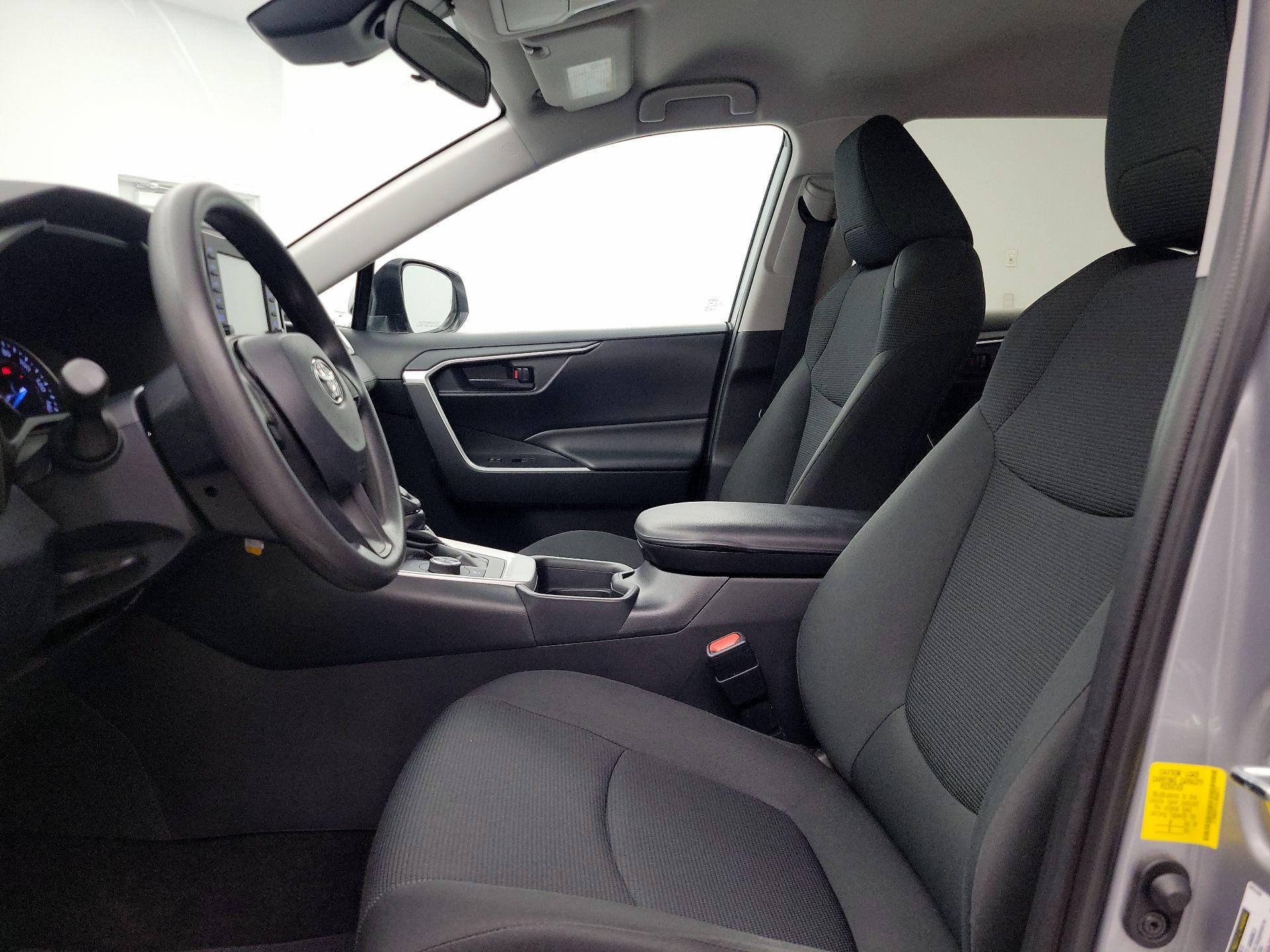 Thumbnail: 2020 Toyota RAV4 - 11