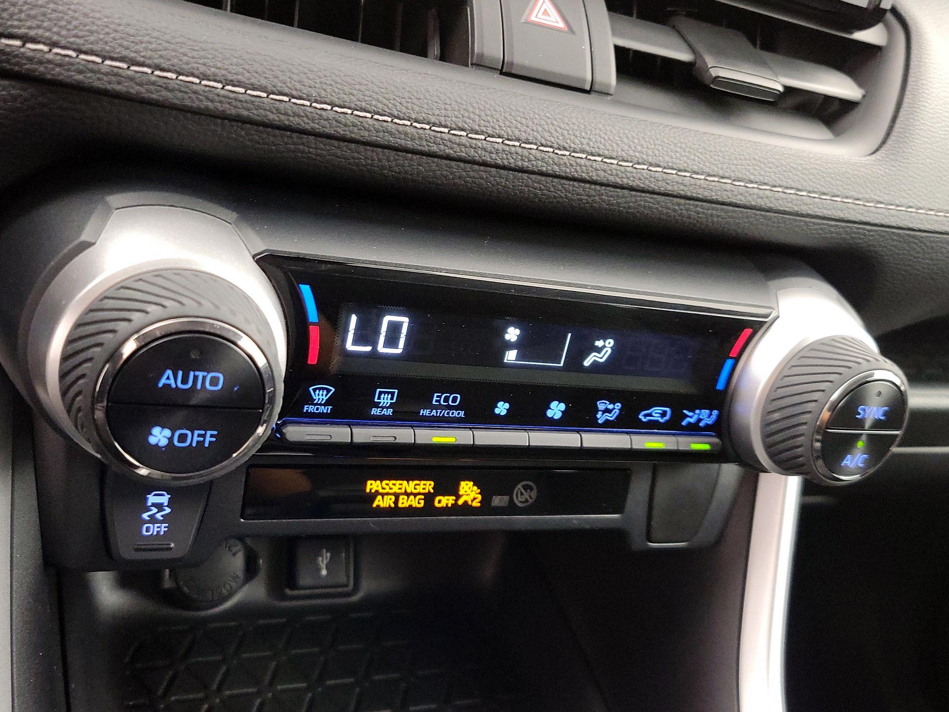 Thumbnail: 2020 Toyota RAV4 - 16
