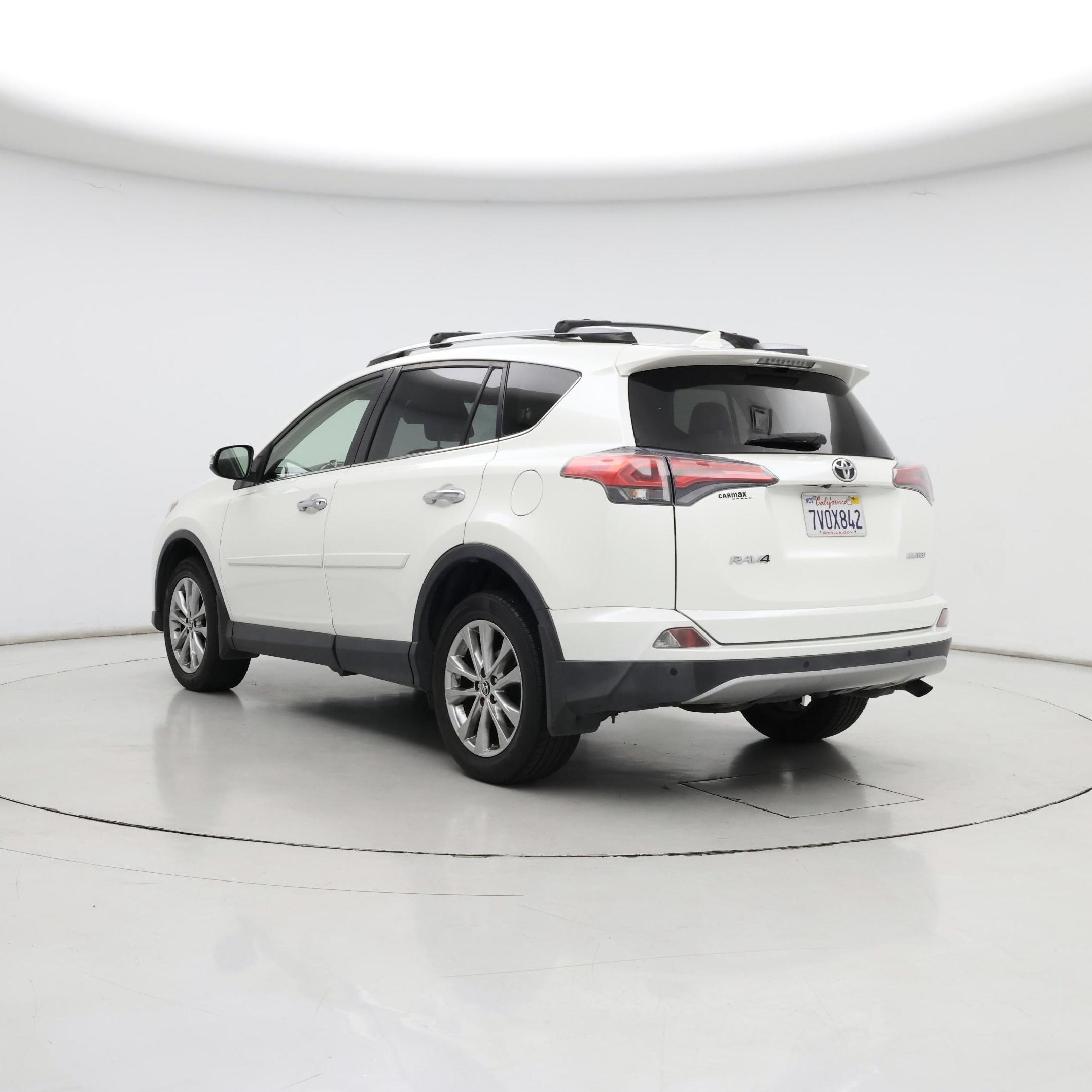 Thumbnail: 2017 Toyota RAV4 - 2