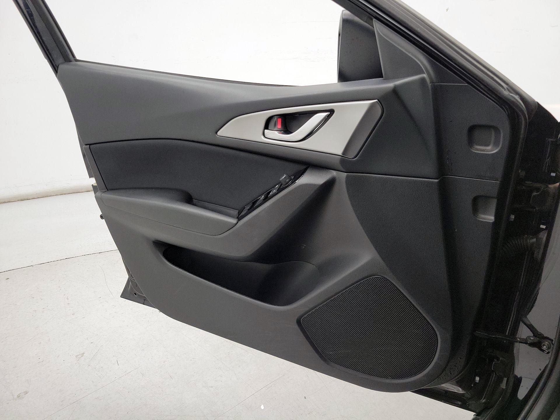 Thumbnail: 2018 Mazda Mazda3 - 12