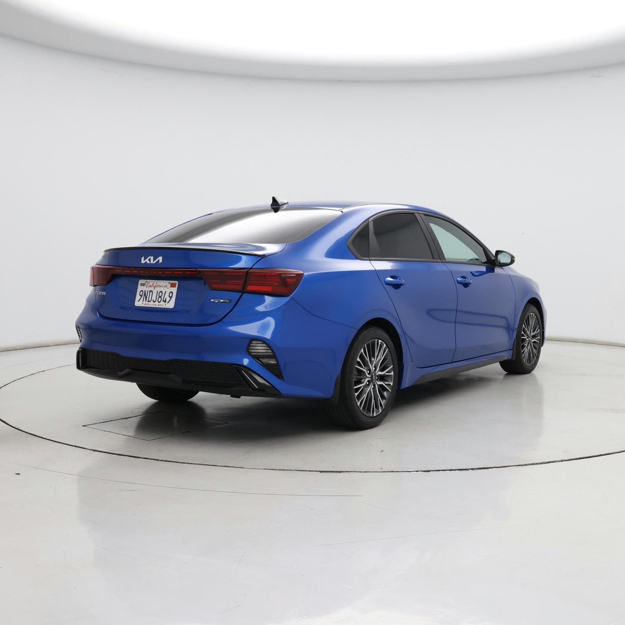 Thumbnail: 2023 Kia Forte - 8