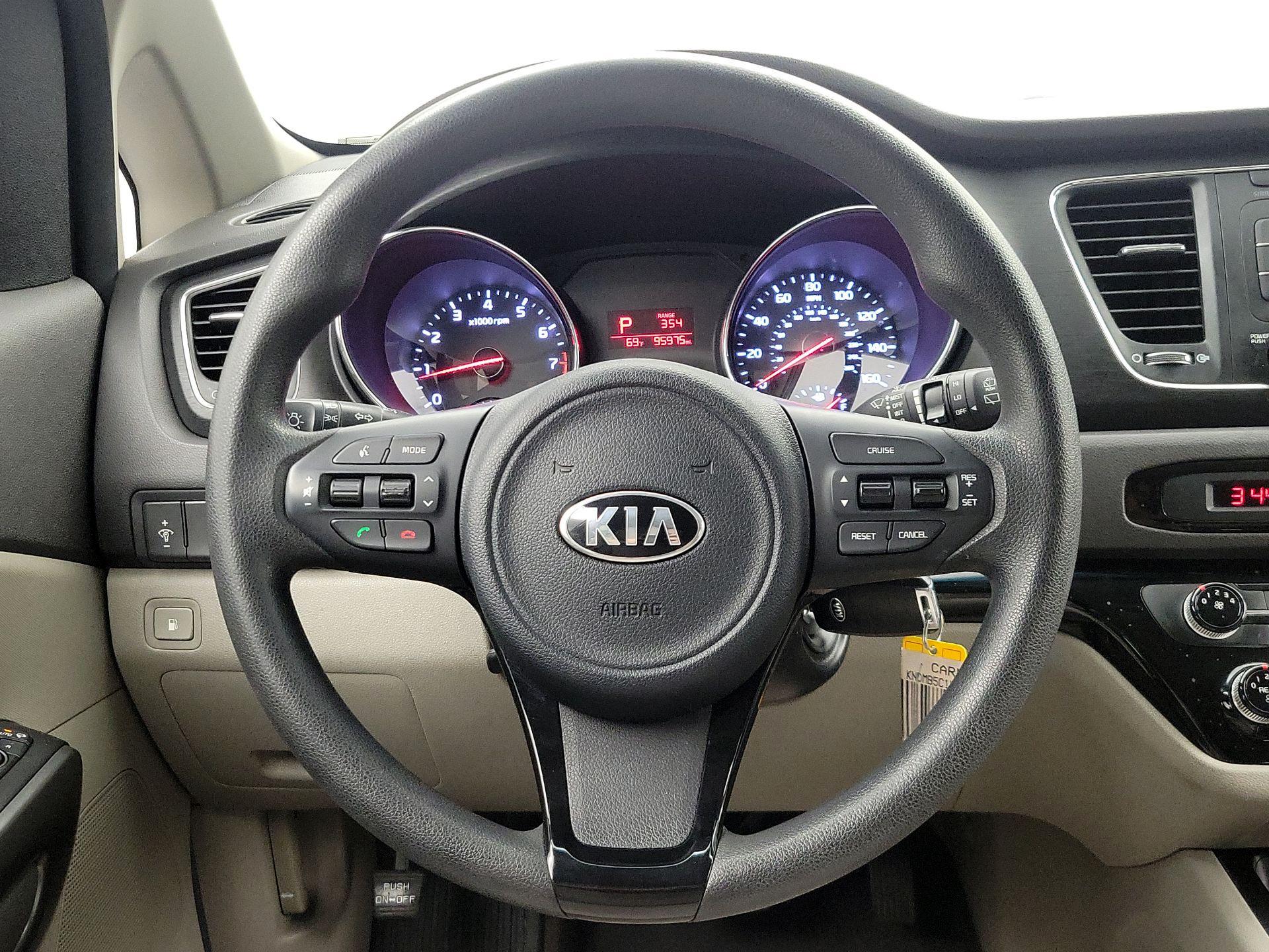 Thumbnail: 2016 Kia Sedona - 10