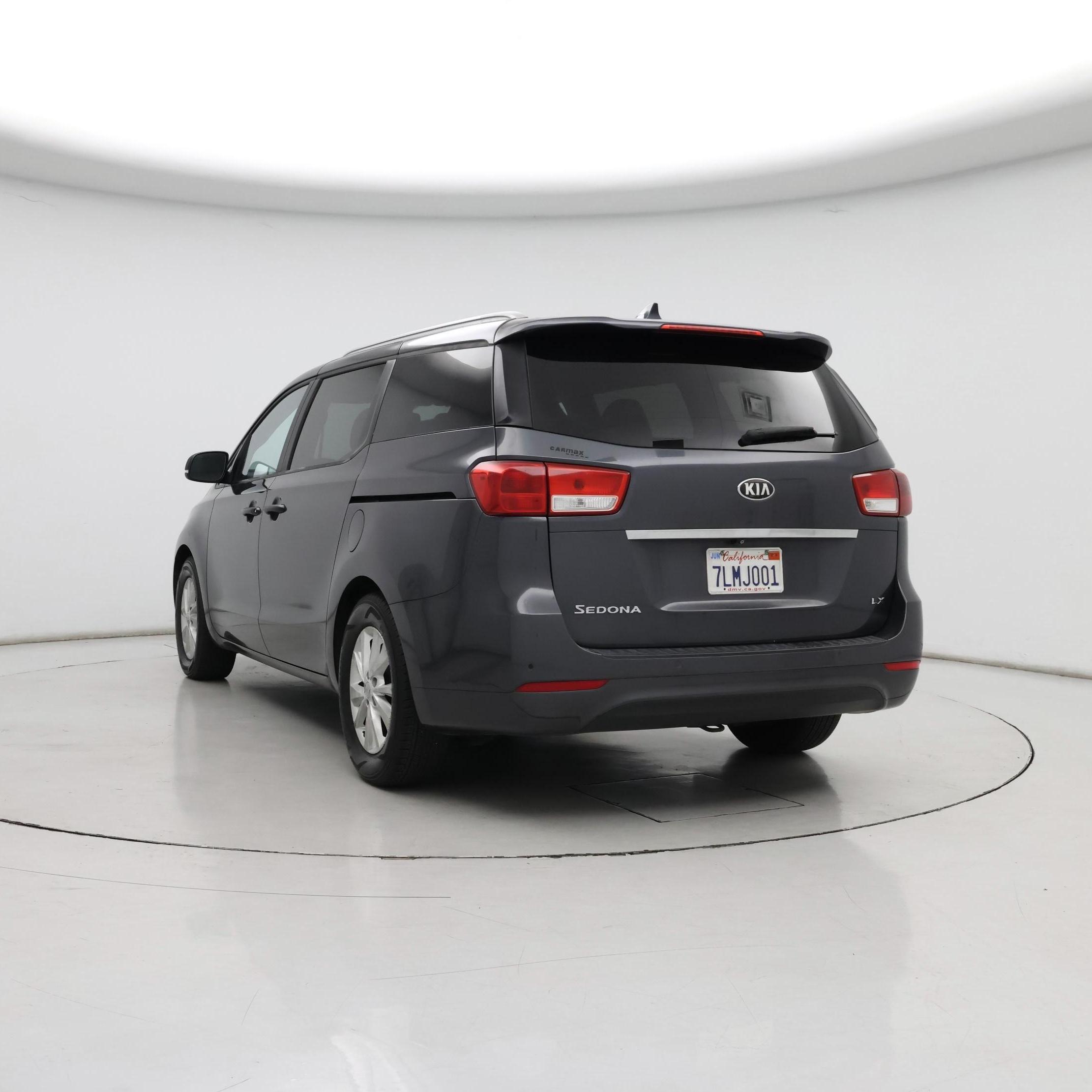 Thumbnail: 2016 Kia Sedona - 2