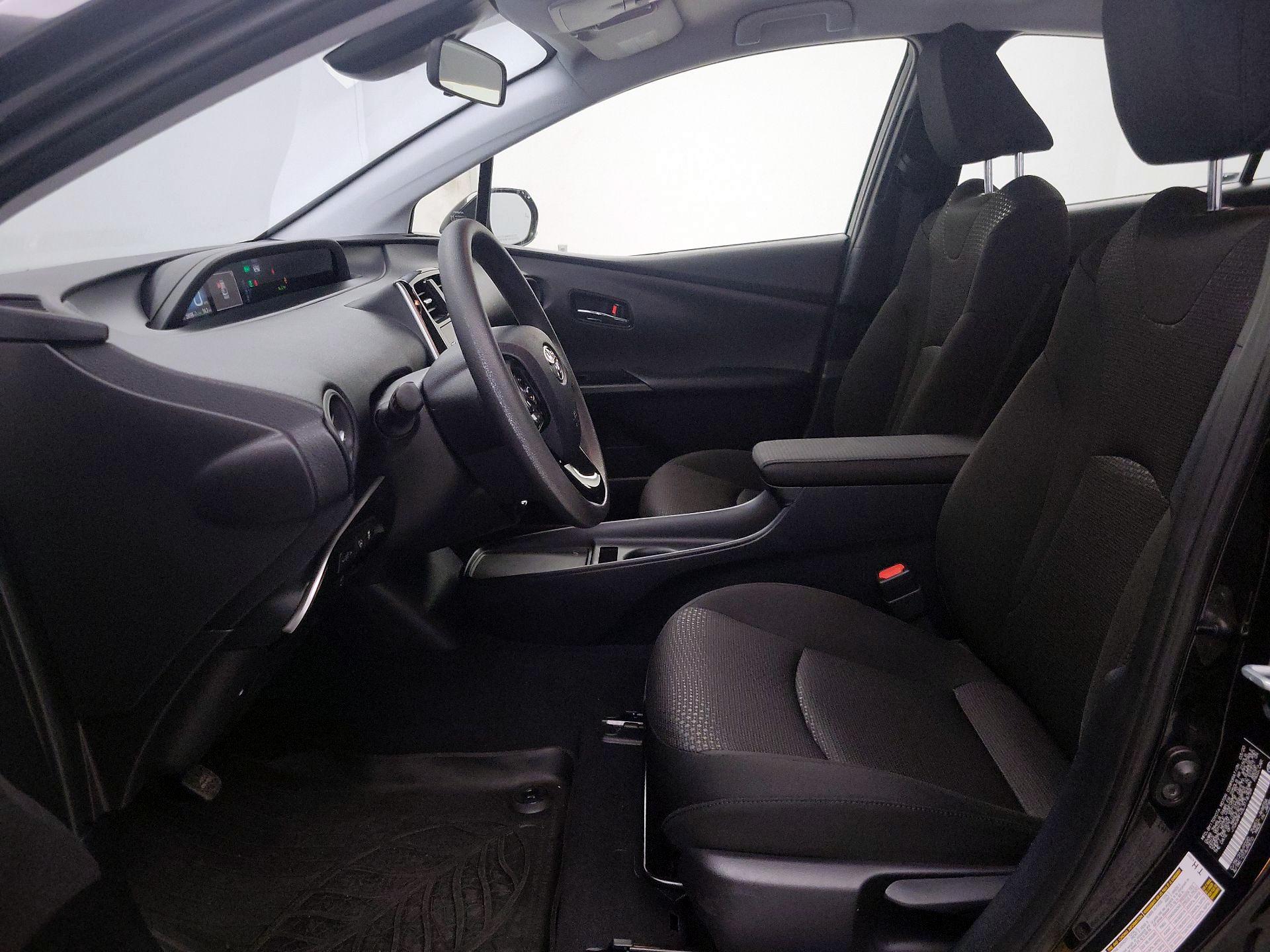 Thumbnail: 2020 Toyota Prius - 11