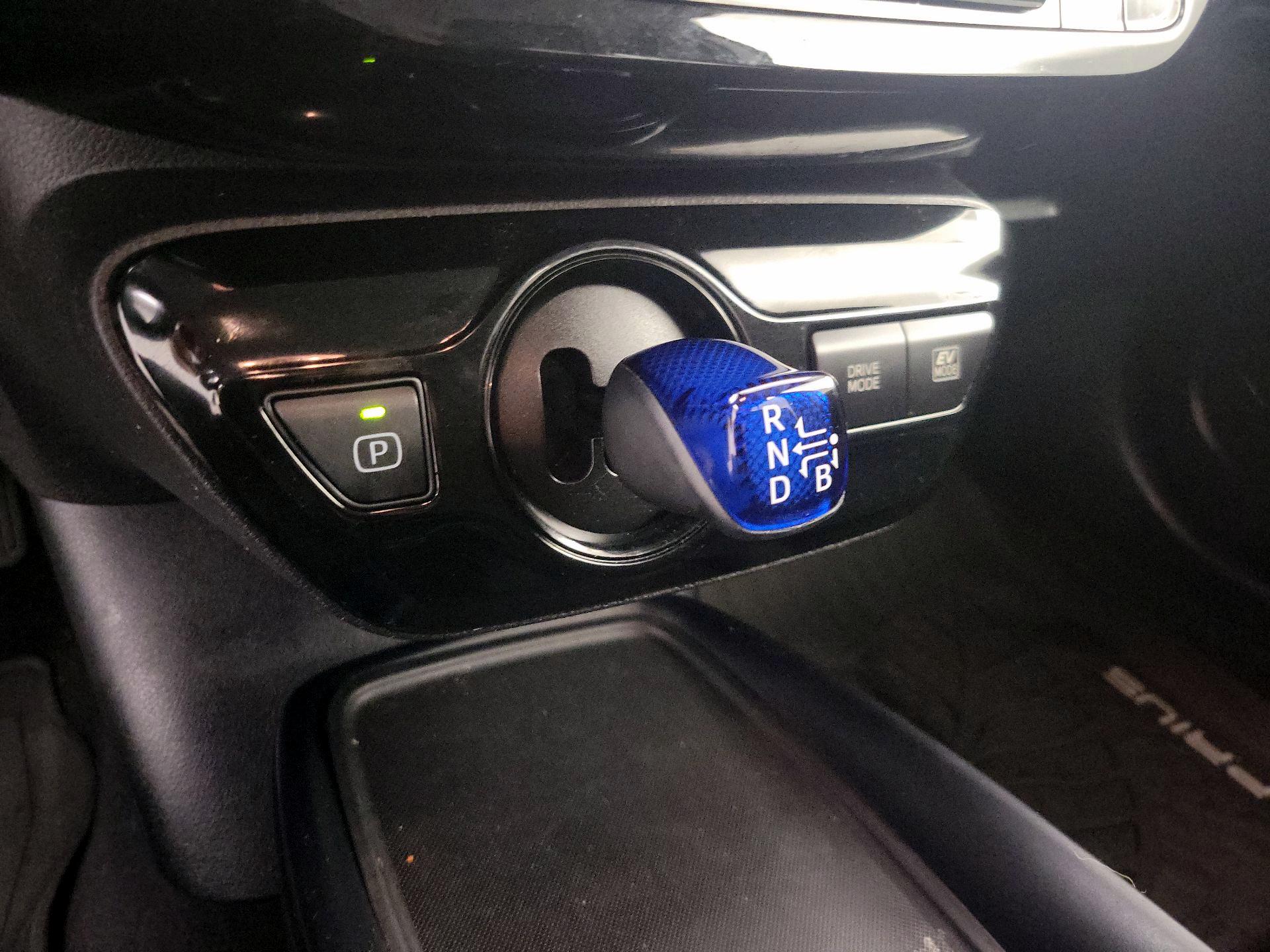 Thumbnail: 2020 Toyota Prius - 17