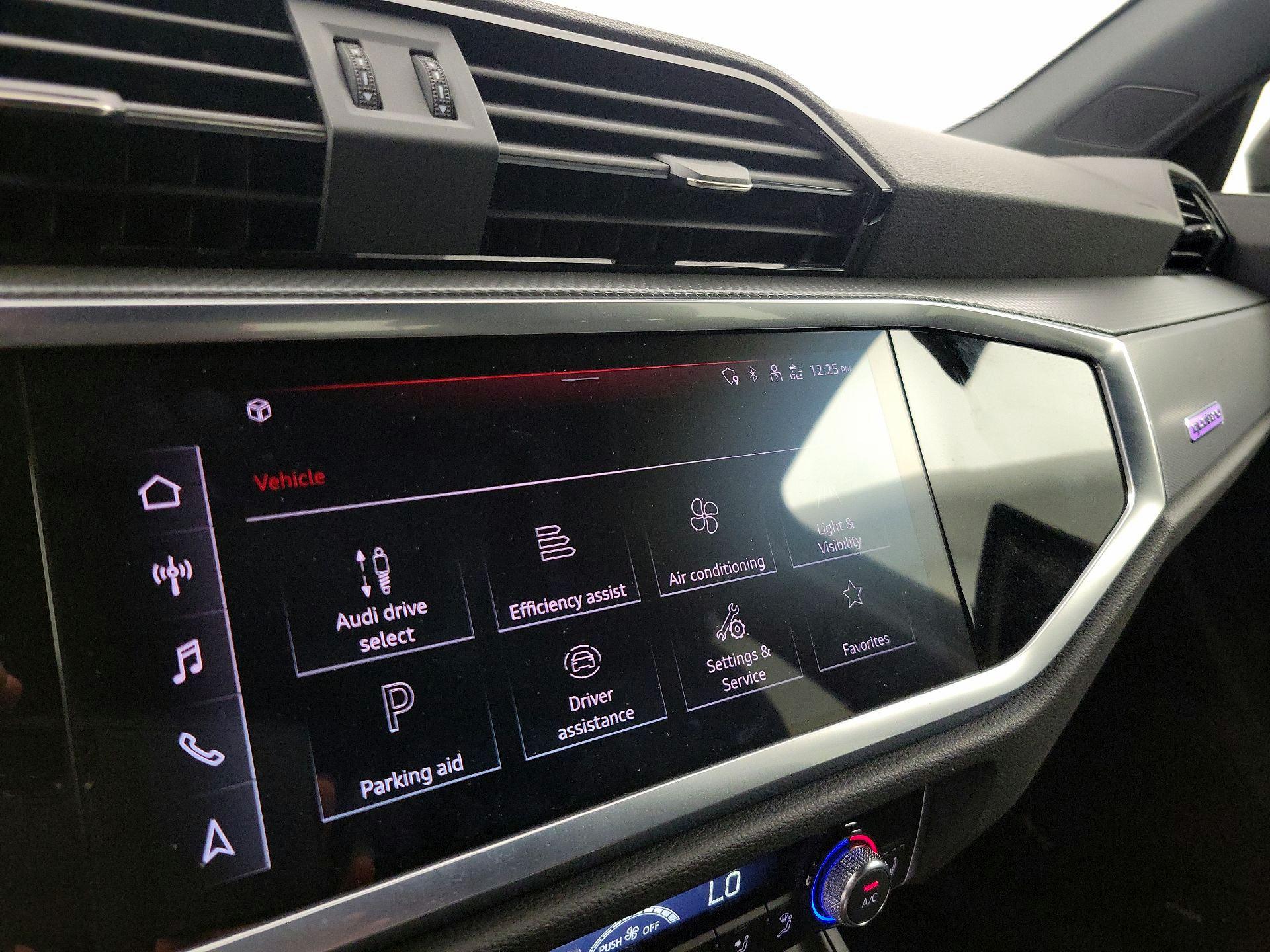 Thumbnail: 2022 Audi Q3 - 16