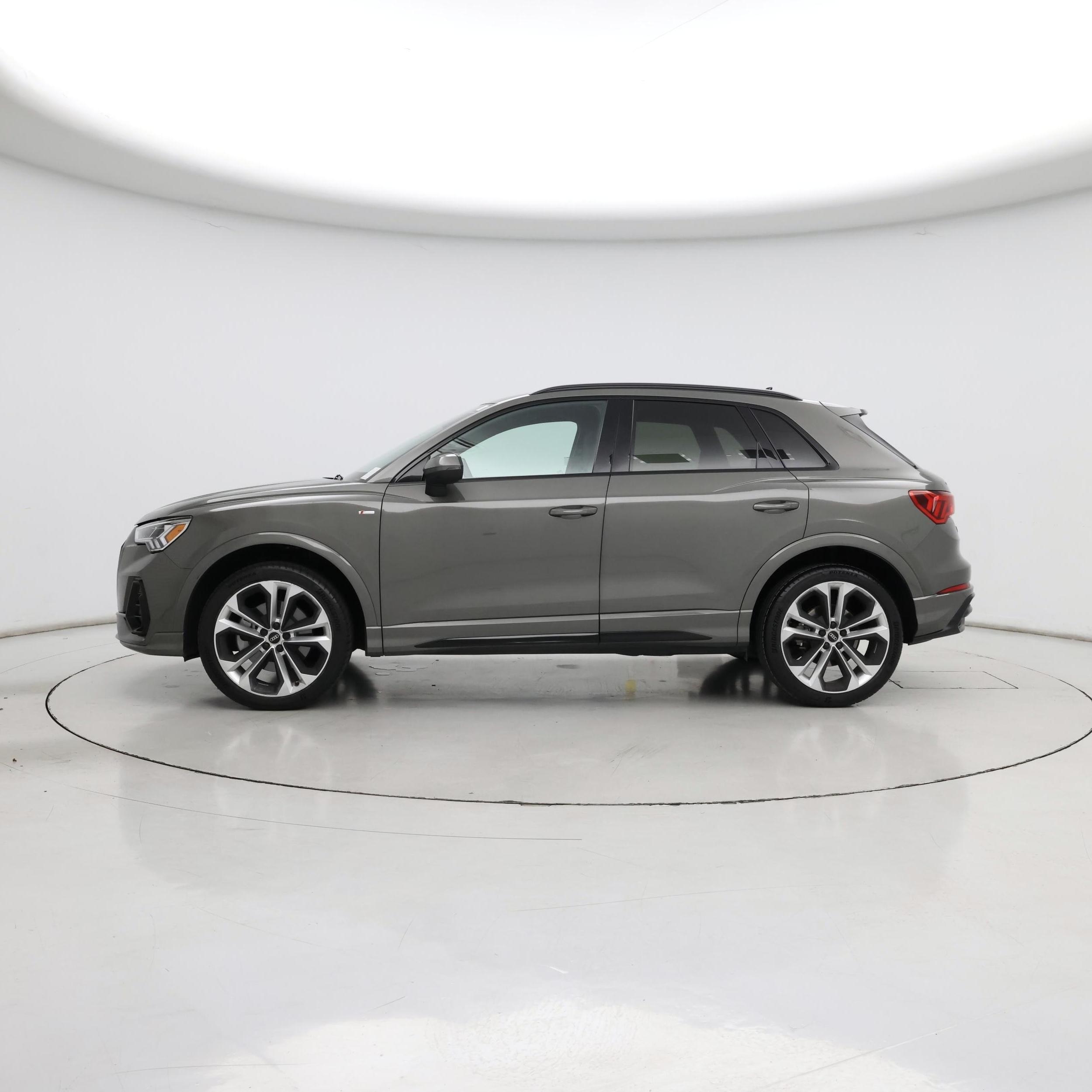 Thumbnail: 2022 Audi Q3 - 3