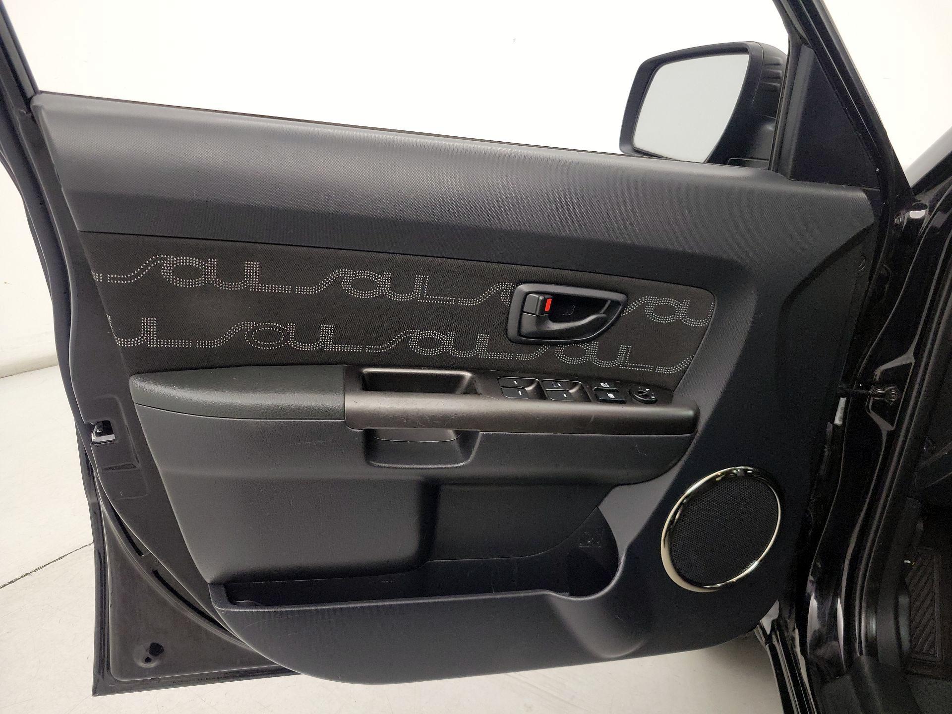 Thumbnail: 2013 Kia Soul - 12