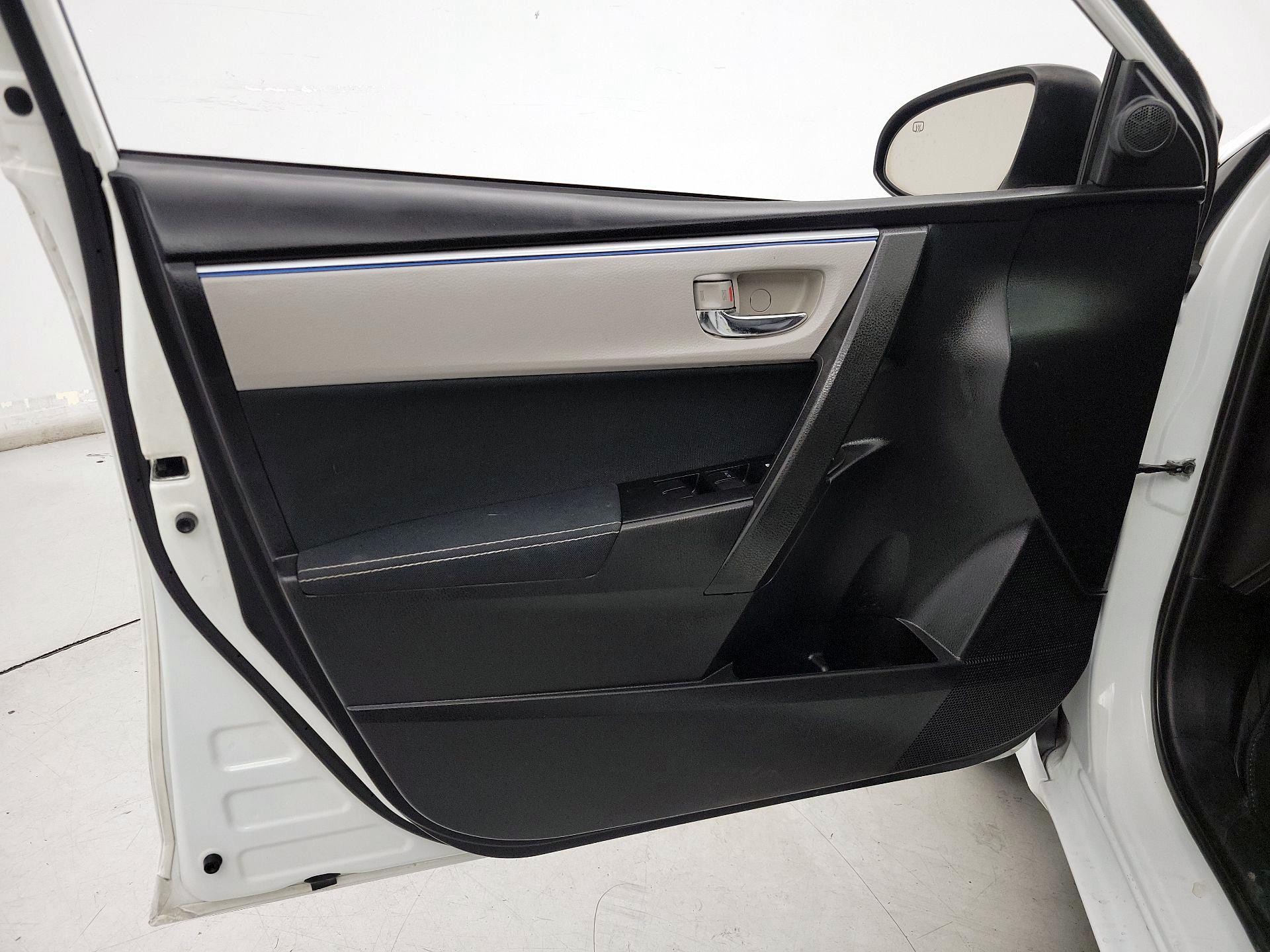 Thumbnail: 2016 Toyota Corolla - 12