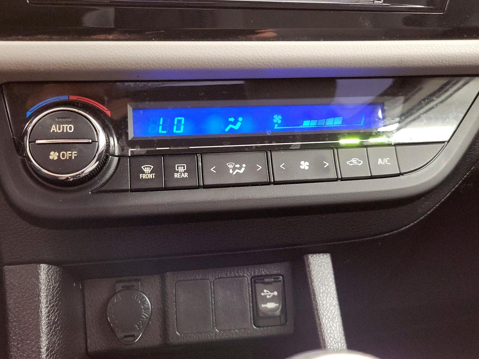 Thumbnail: 2016 Toyota Corolla - 16