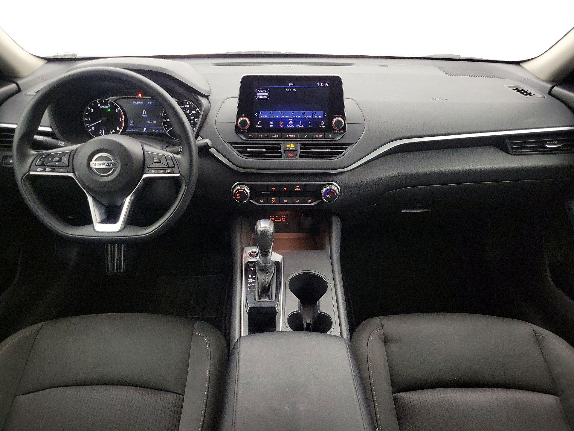 Thumbnail: 2019 Nissan Altima - 9