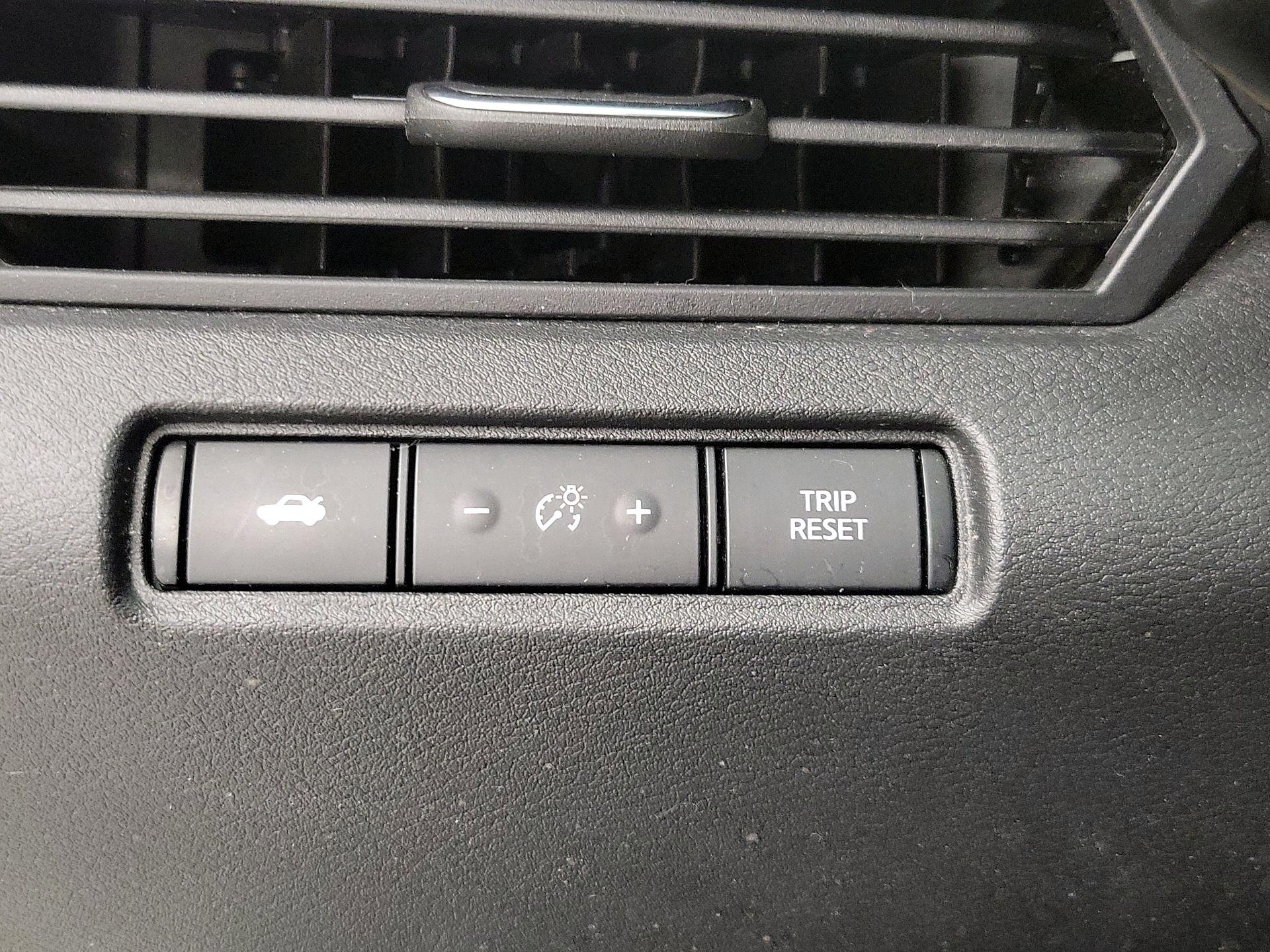Thumbnail: 2019 Nissan Altima - 13