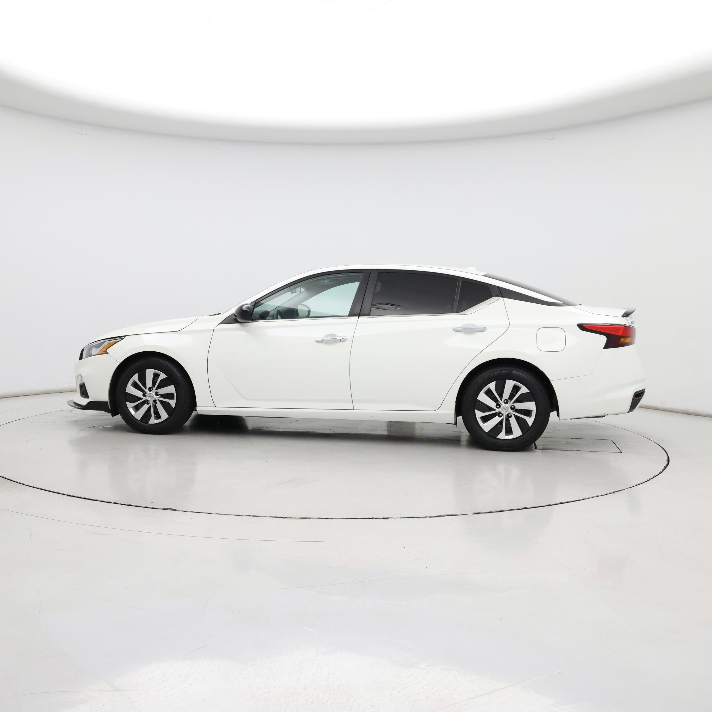 Thumbnail: 2019 Nissan Altima - 3