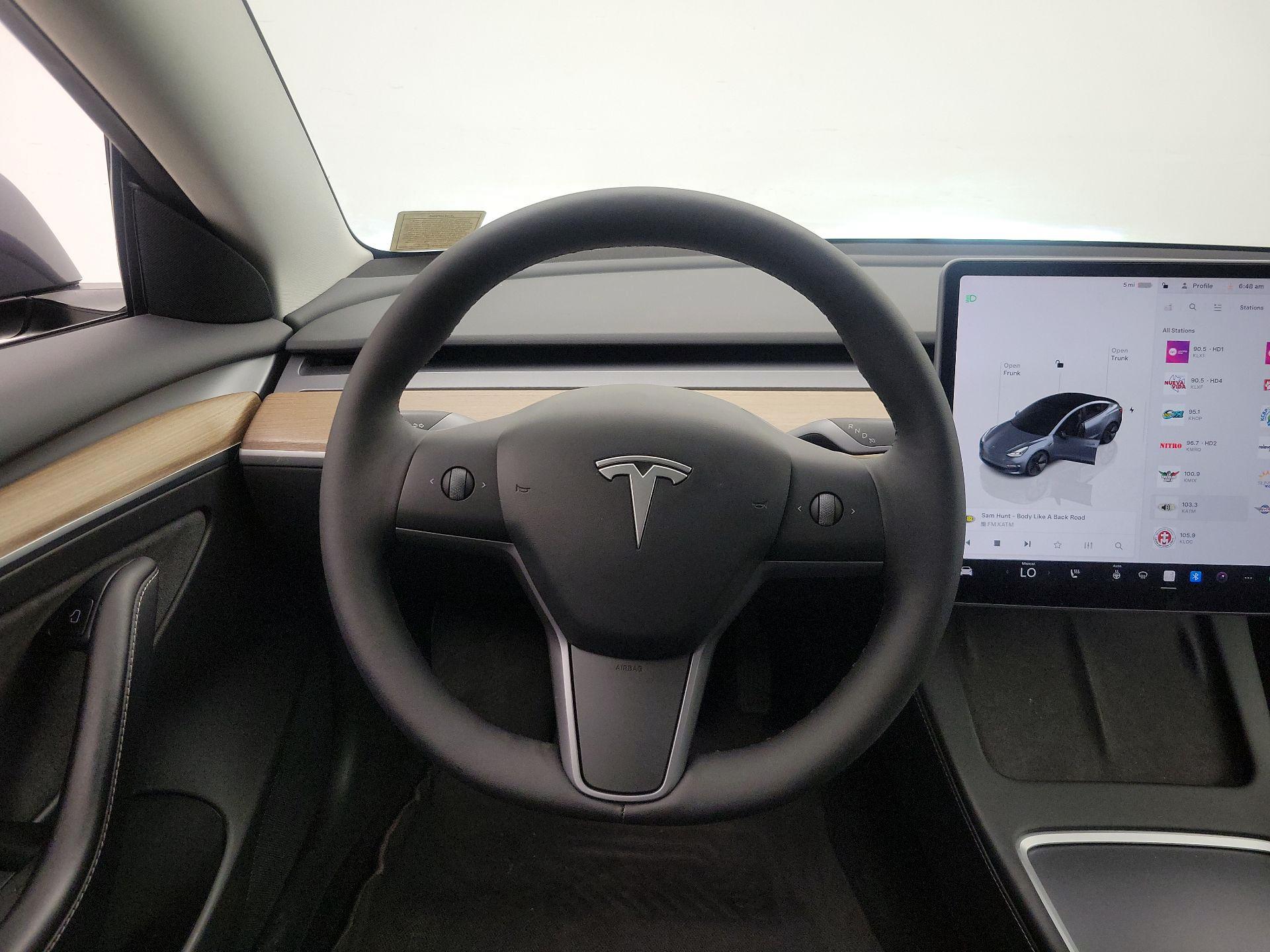 Thumbnail: 2023 Tesla Model 3 - 10