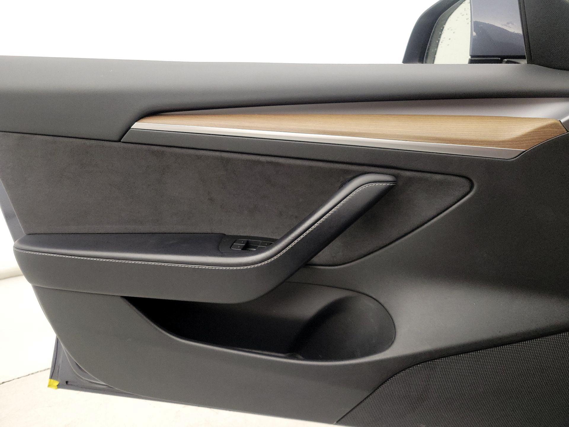 Thumbnail: 2023 Tesla Model 3 - 12