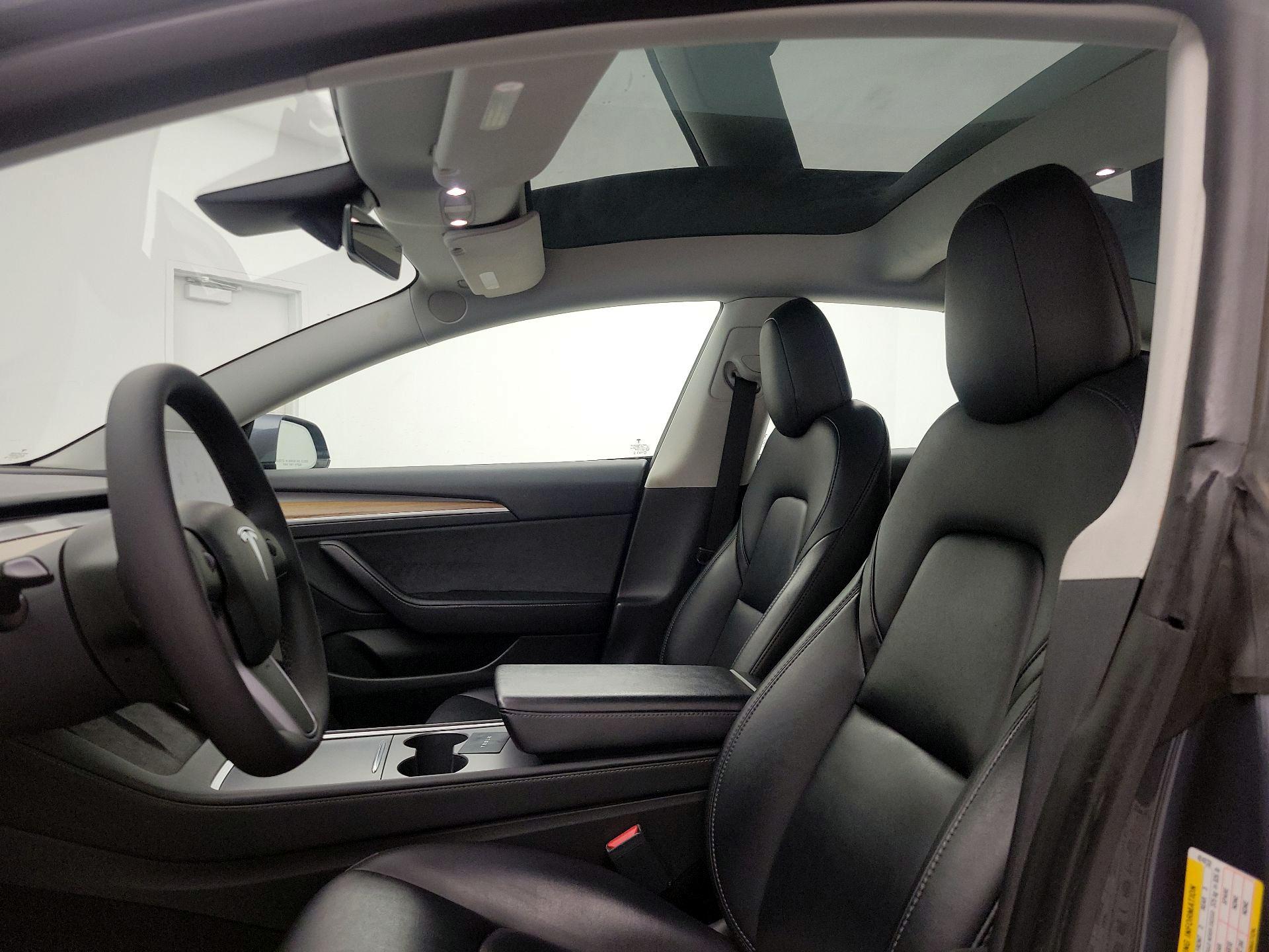 Thumbnail: 2023 Tesla Model 3 - 18