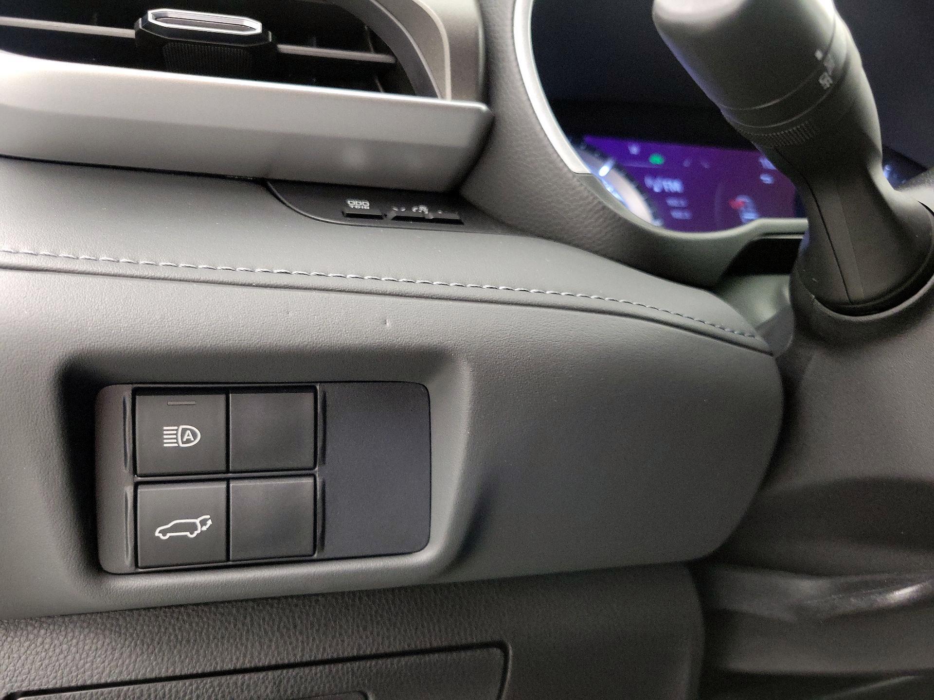 Thumbnail: 2021 Toyota Highlander - 13