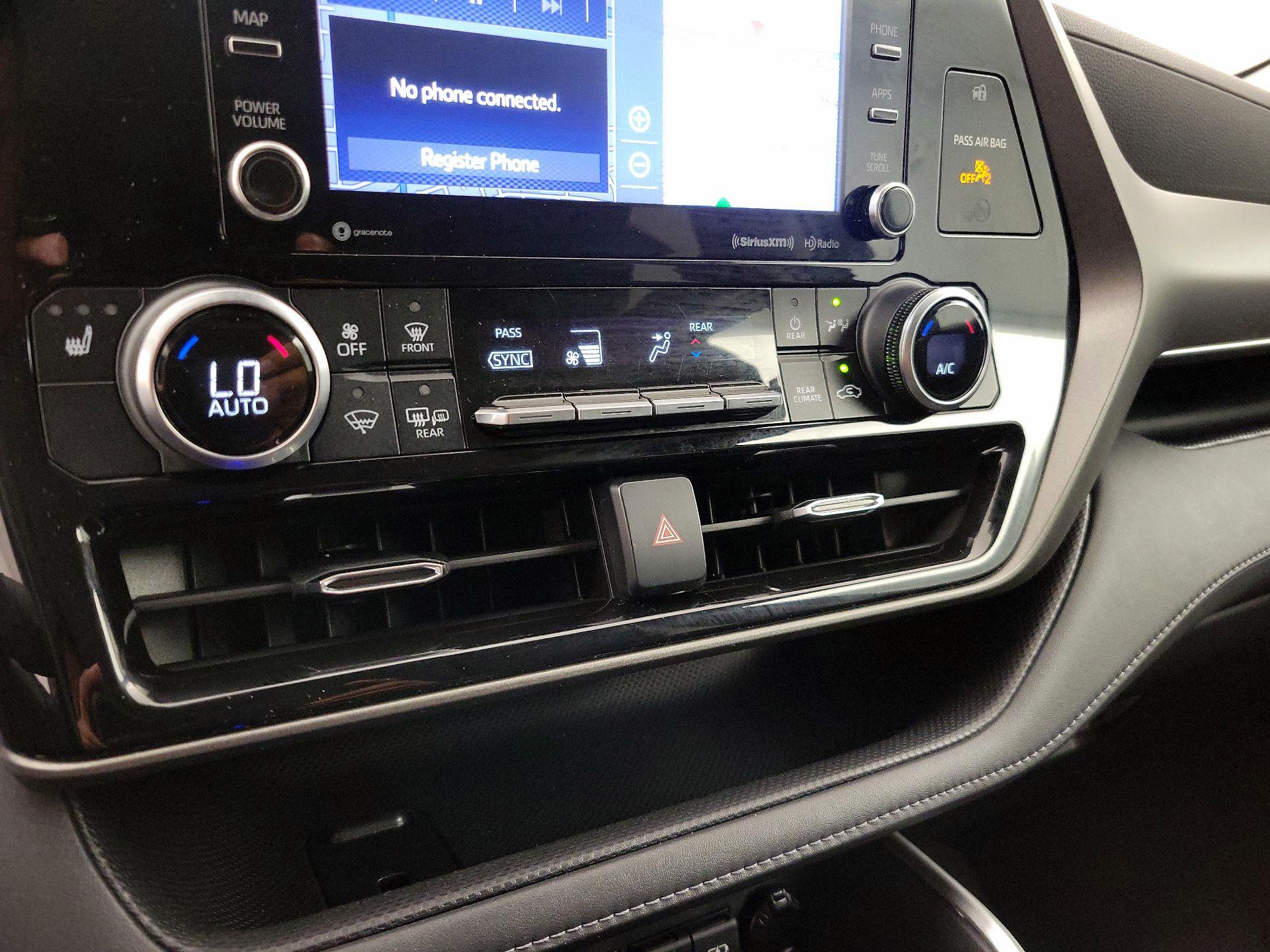 Thumbnail: 2021 Toyota Highlander - 17