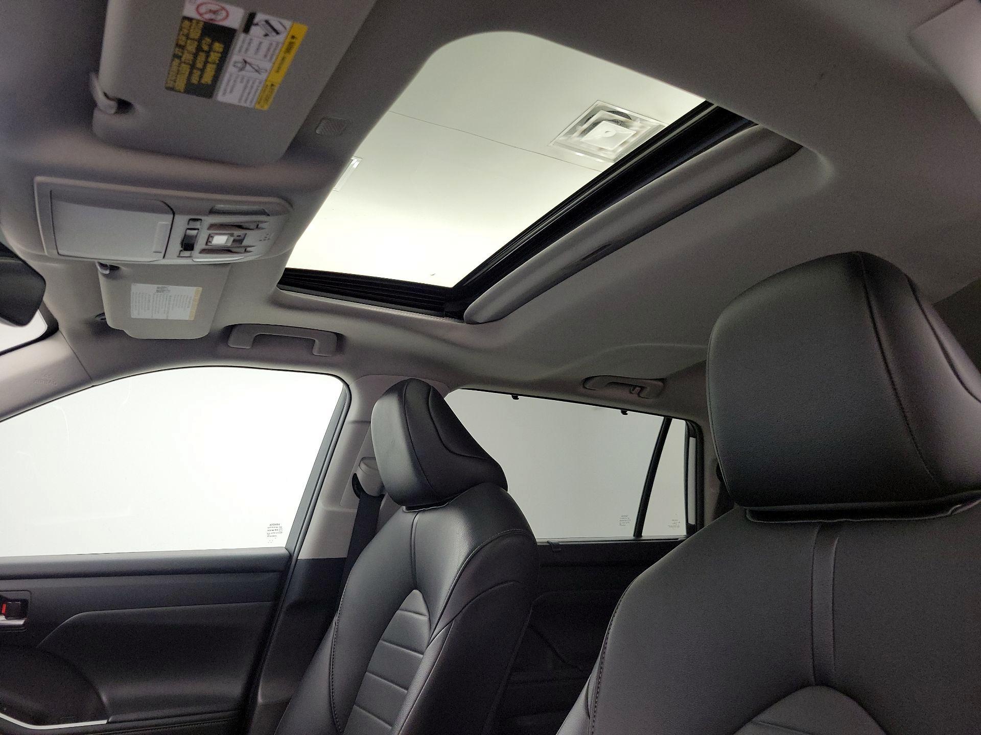 Thumbnail: 2021 Toyota Highlander - 20