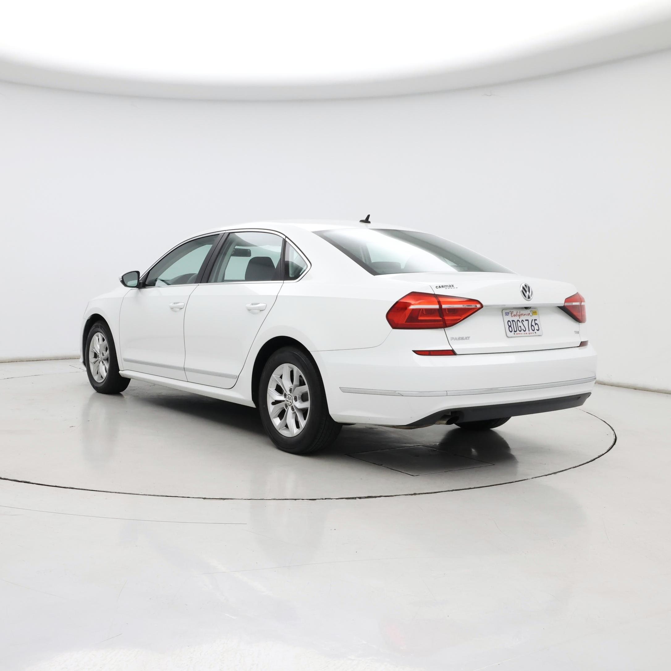 Thumbnail: 2016 Volkswagen Passat - 2
