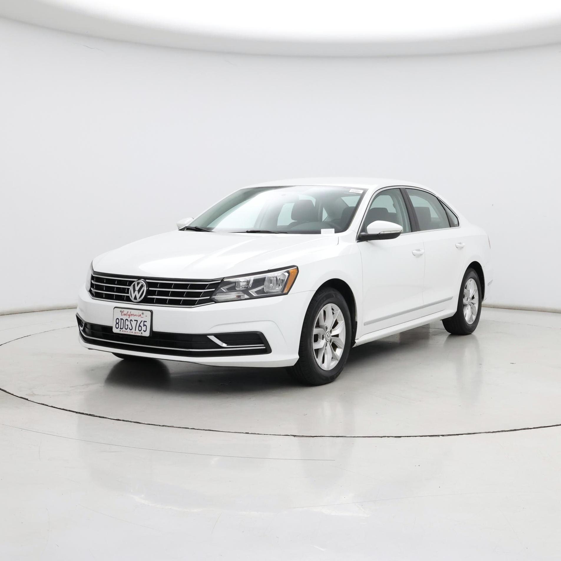 Thumbnail: 2016 Volkswagen Passat - 4