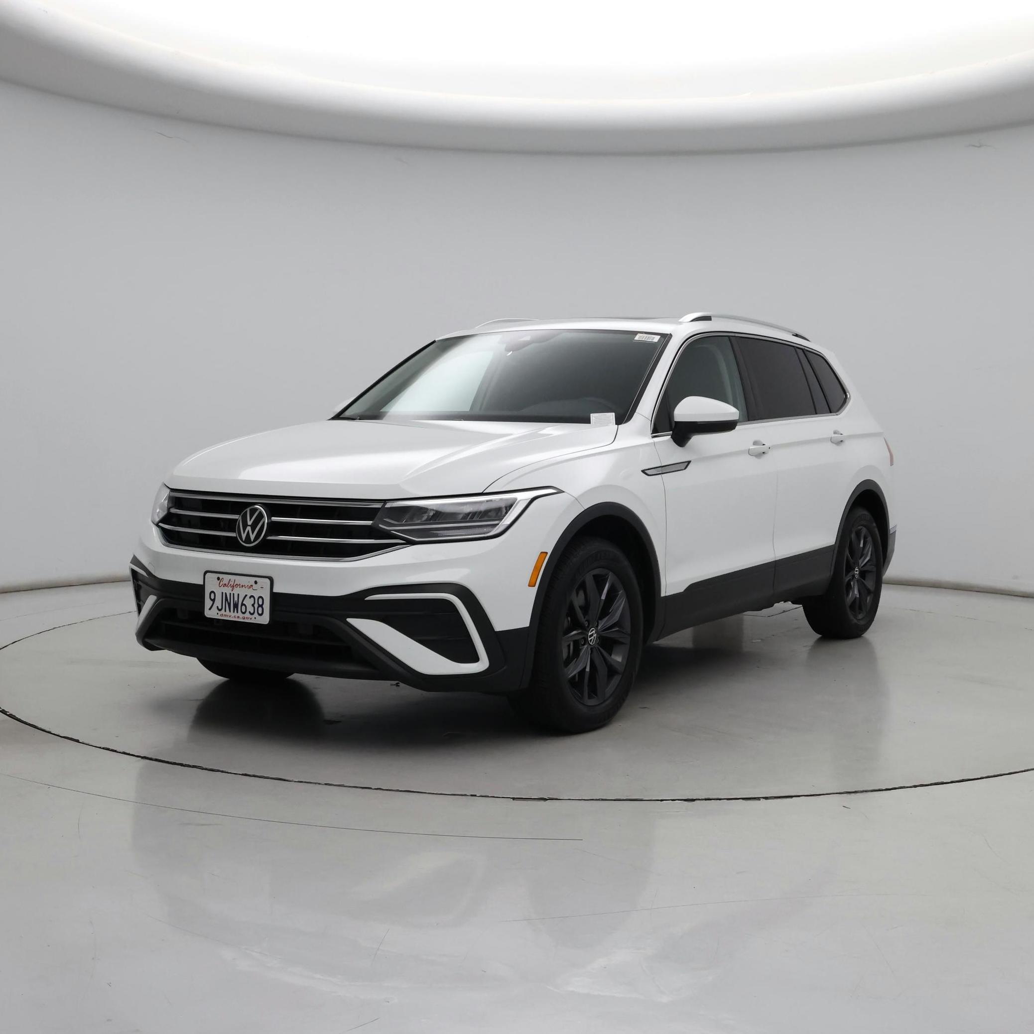 Thumbnail: 2022 Volkswagen Tiguan - 4