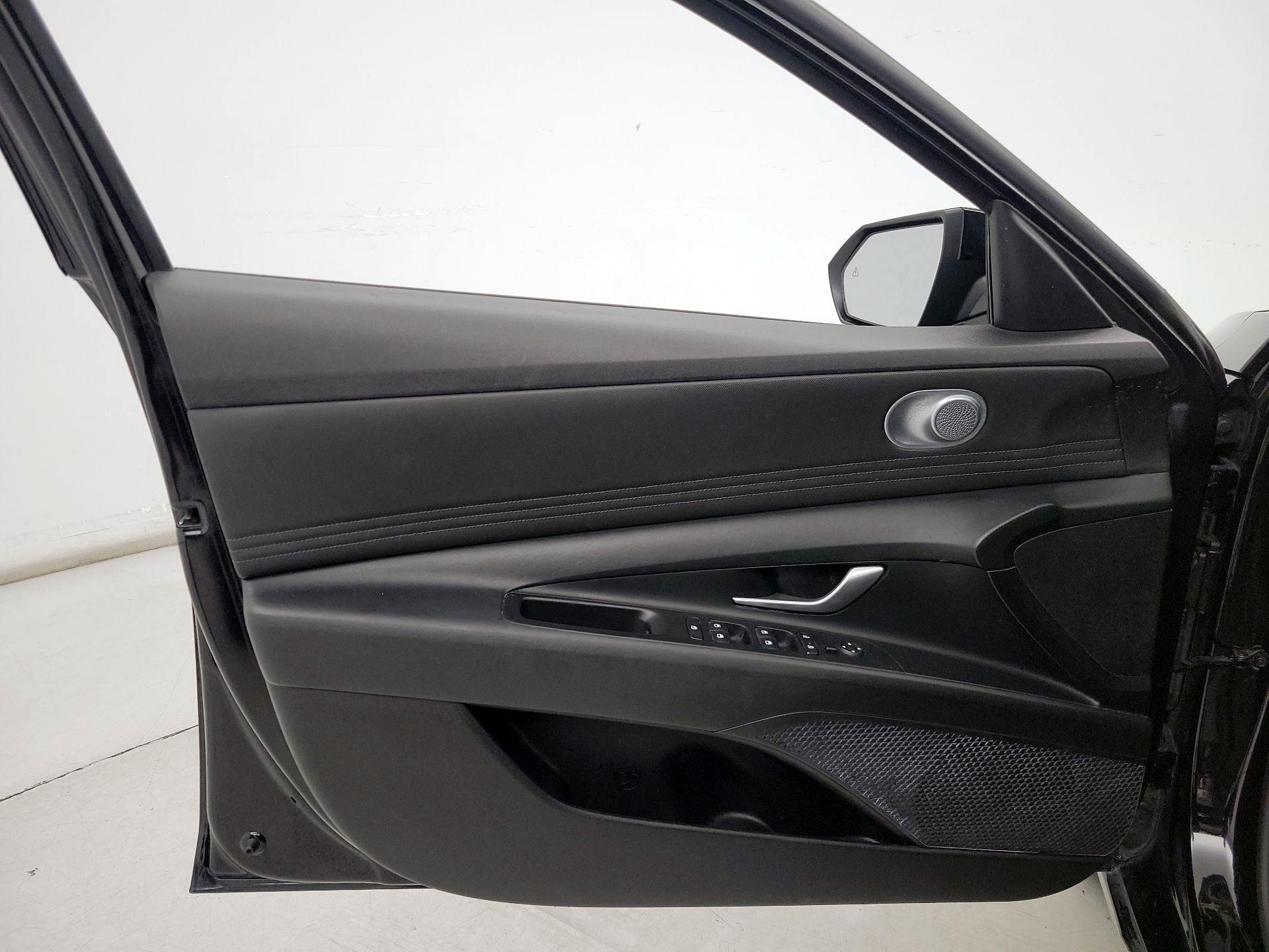 Thumbnail: 2021 Hyundai Elantra - 12