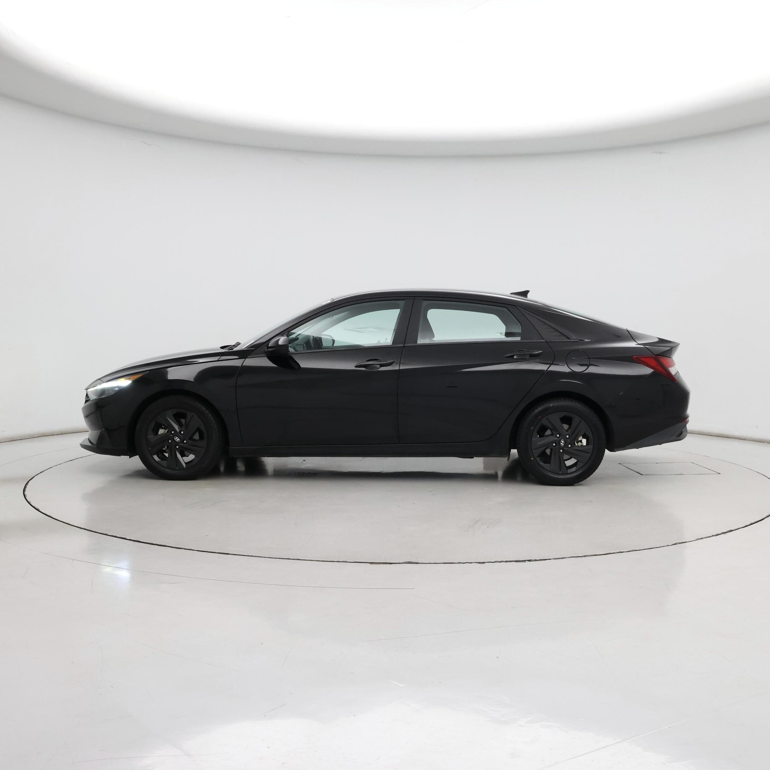Thumbnail: 2021 Hyundai Elantra - 3