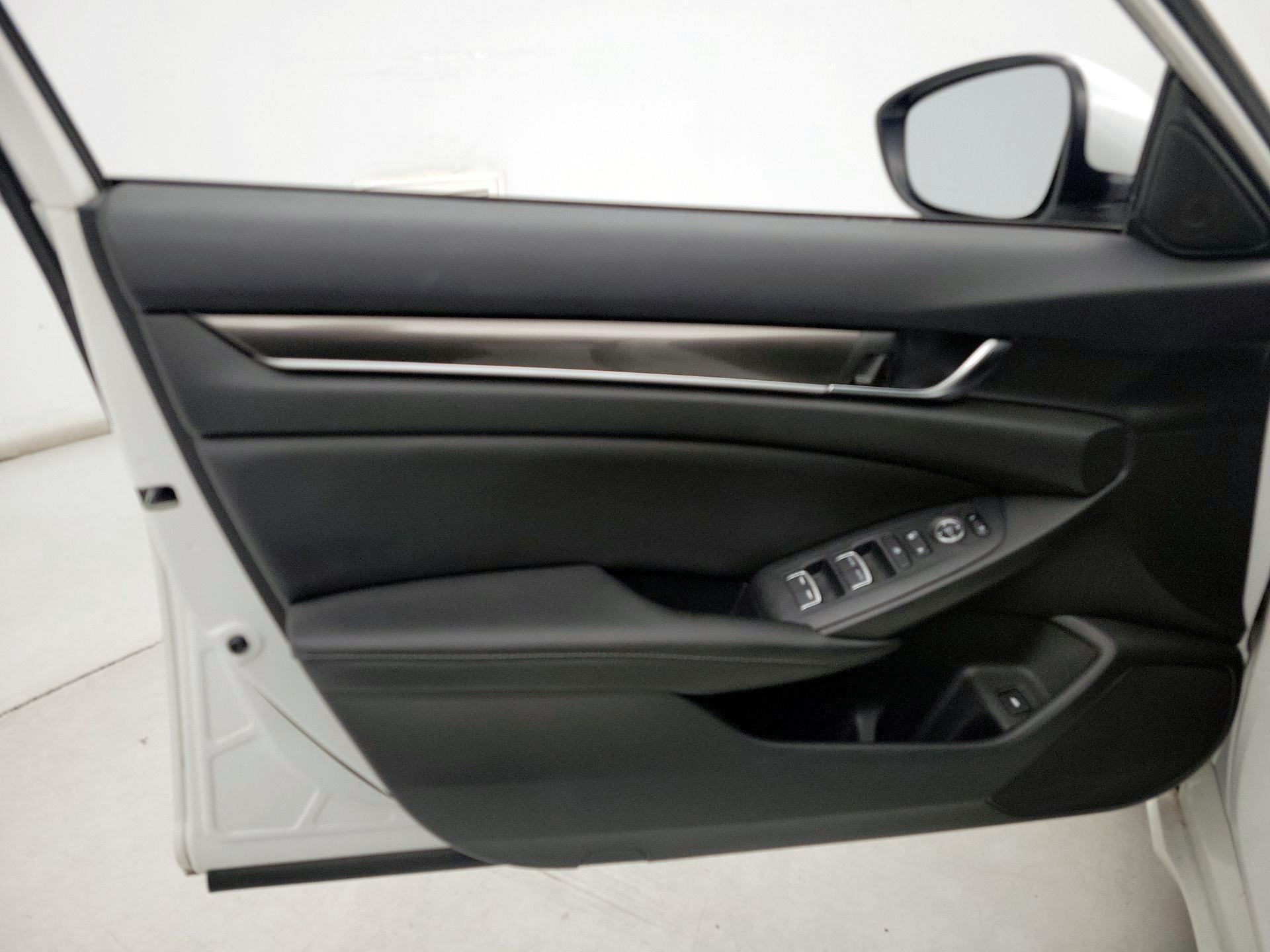 Thumbnail: 2019 Honda Accord - 12