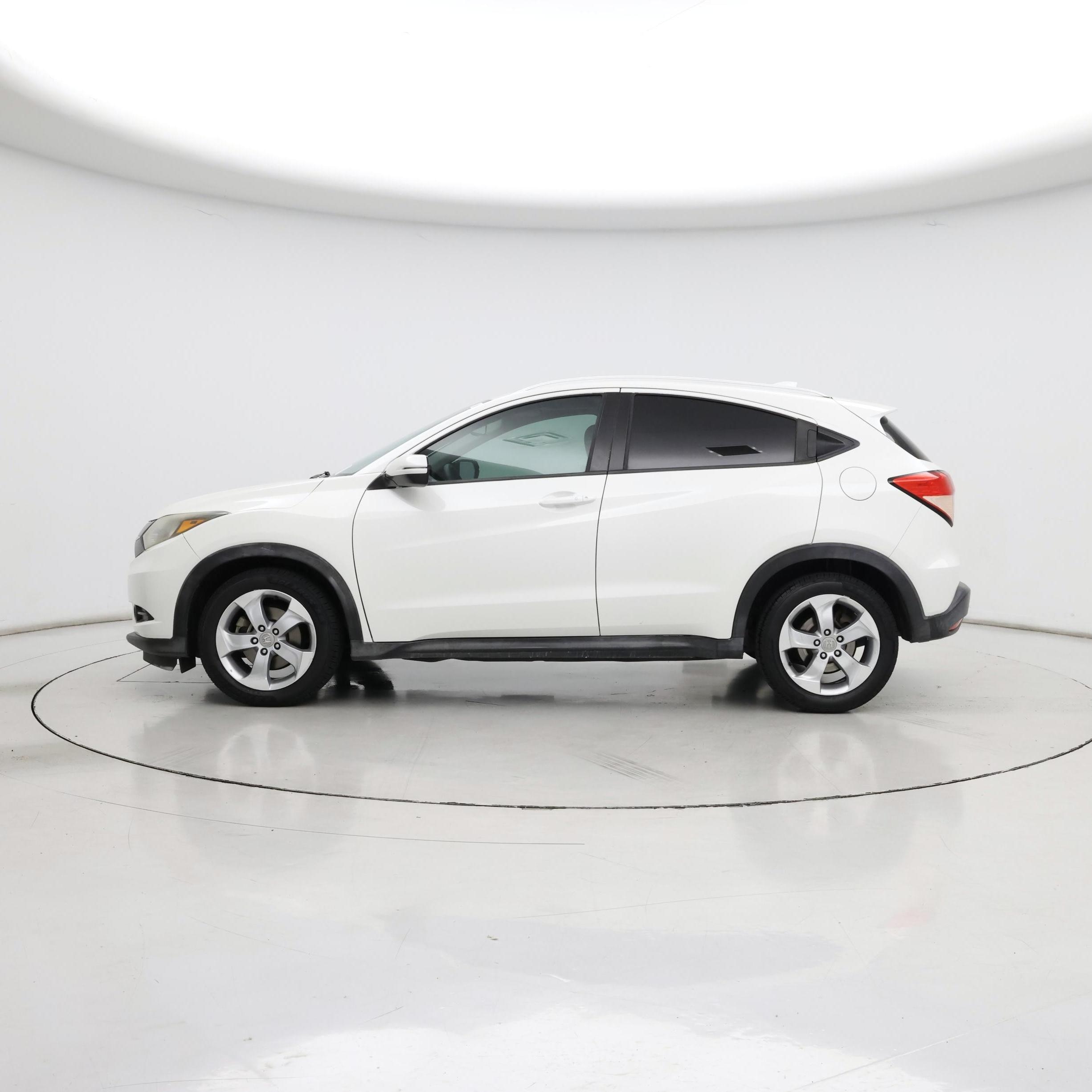 Thumbnail: 2016 Honda HR-V - 3