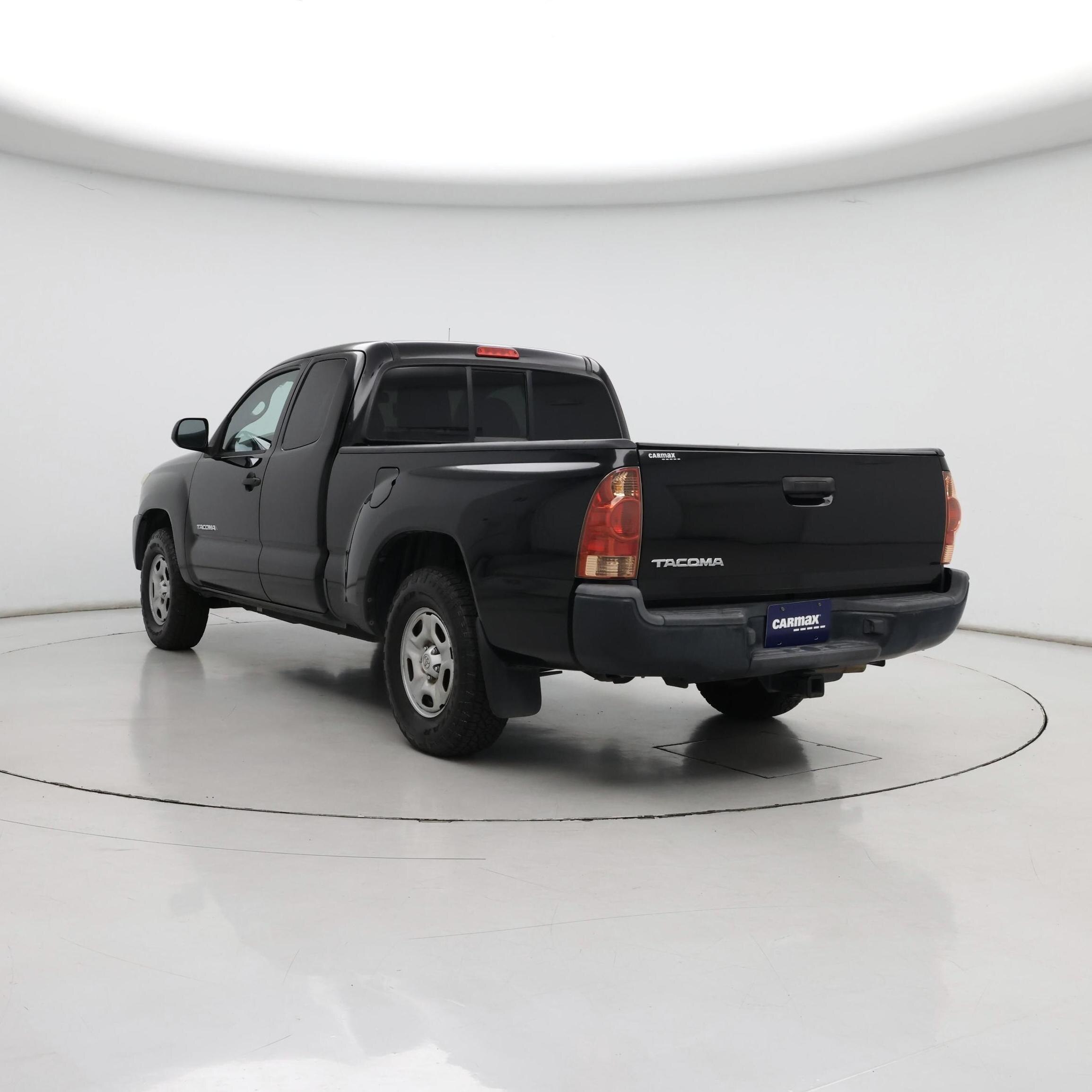 Thumbnail: 2015 Toyota Tacoma - 2