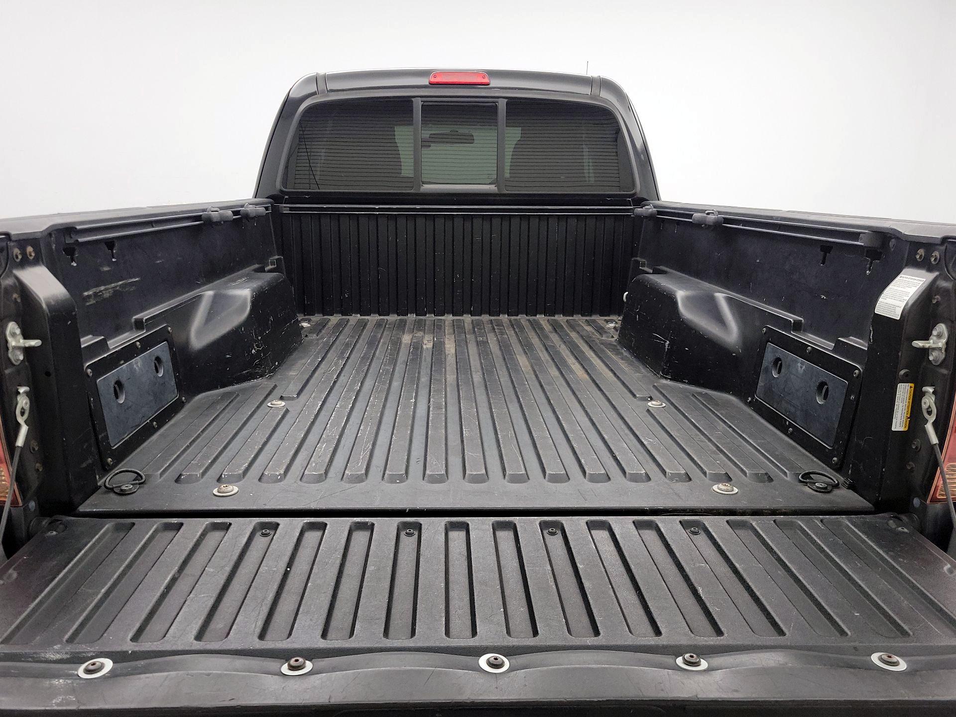 Thumbnail: 2015 Toyota Tacoma - 19