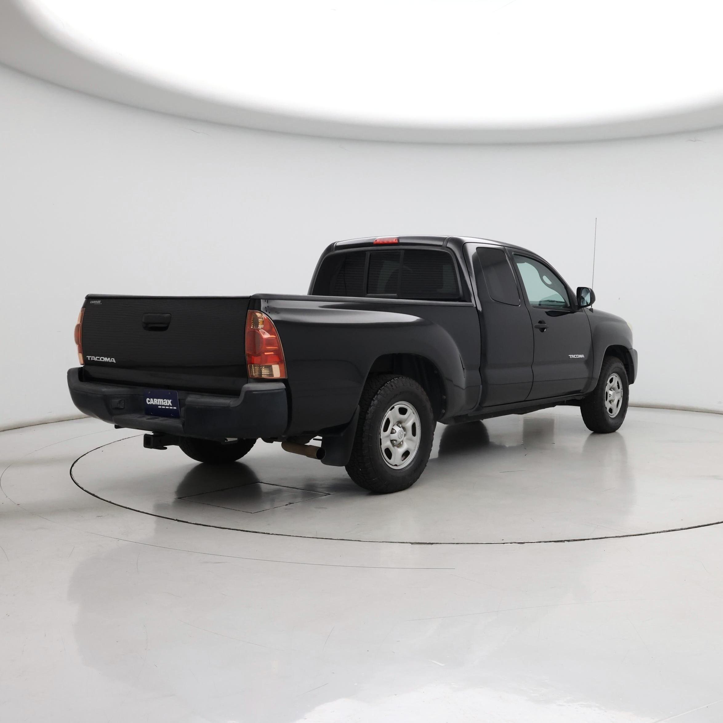 Thumbnail: 2015 Toyota Tacoma - 8