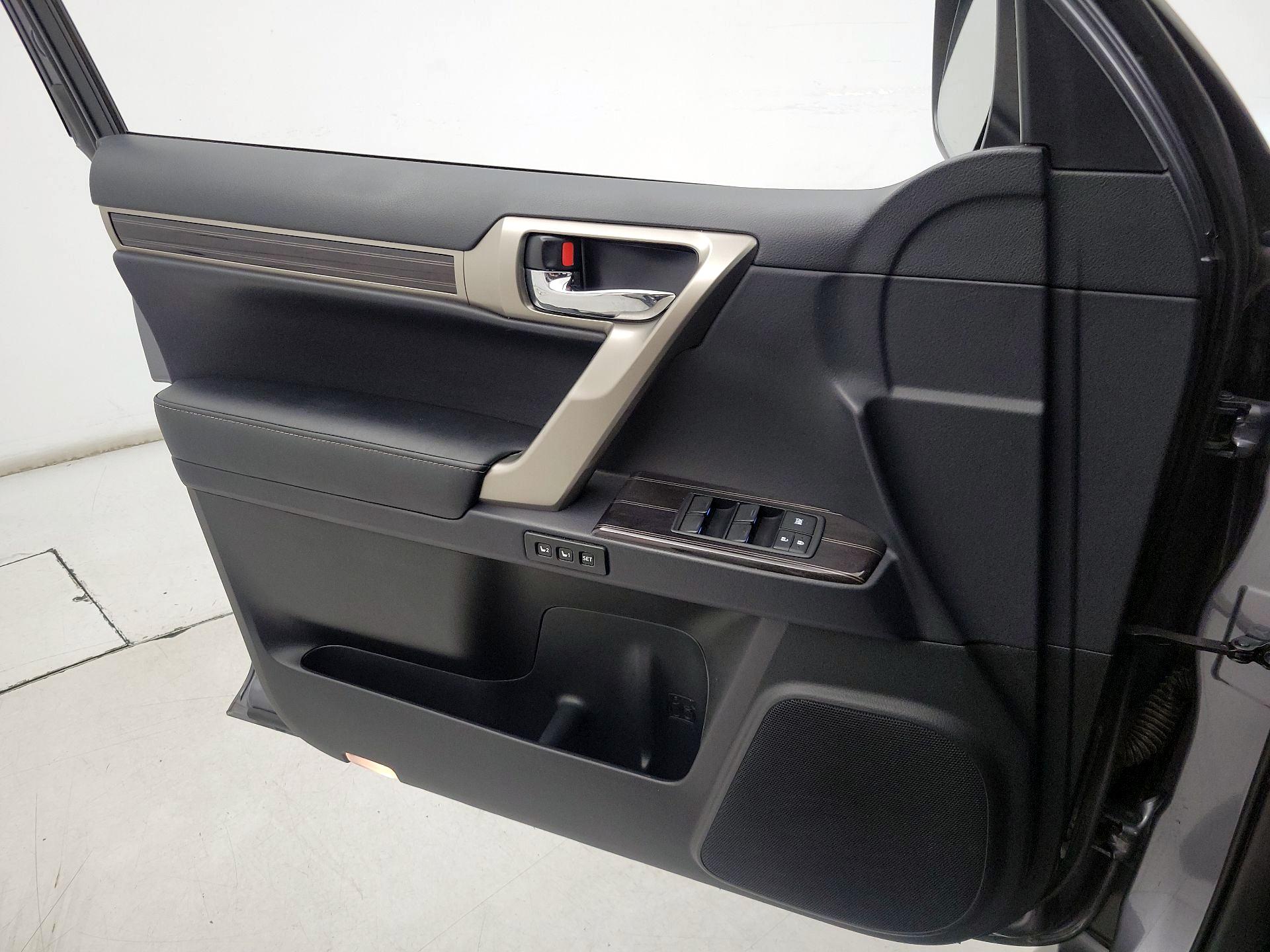 Thumbnail: 2021 Lexus GX - 12