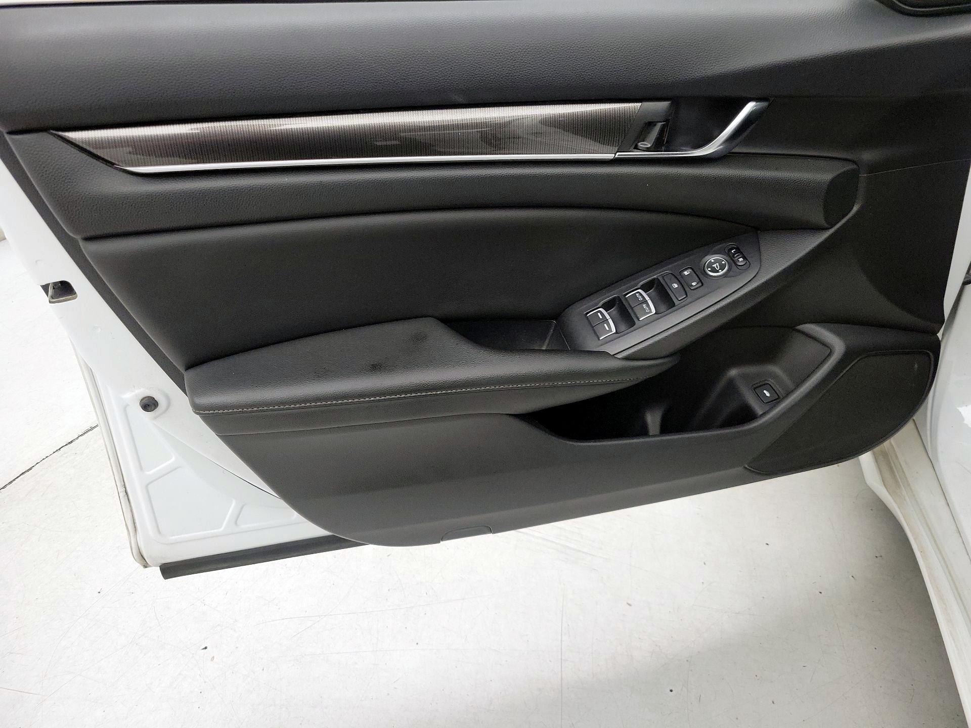 Thumbnail: 2019 Honda Accord - 12