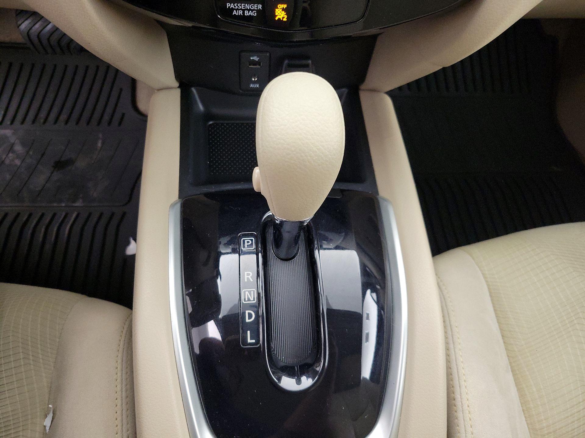 Thumbnail: 2014 Nissan Rogue - 17