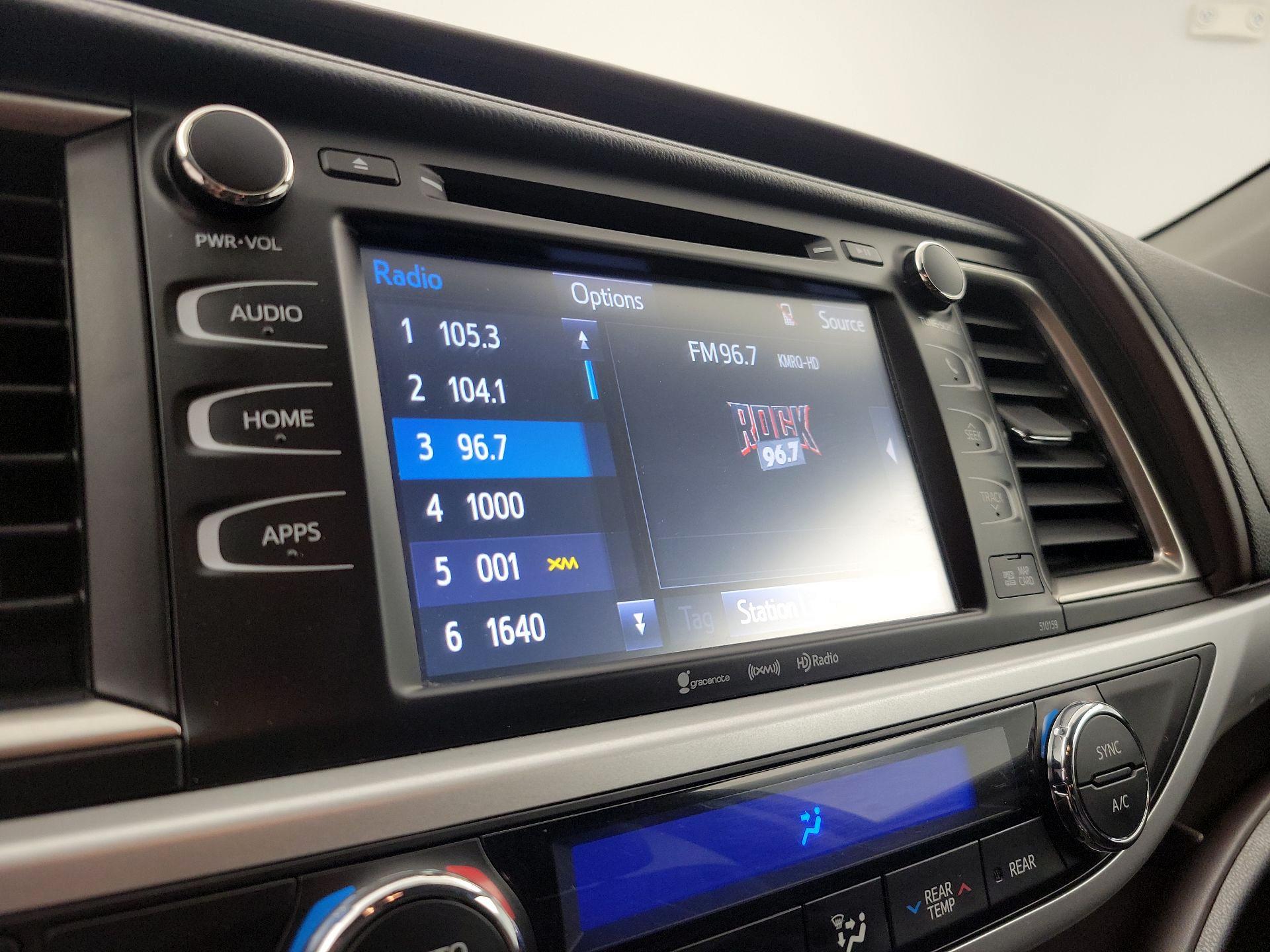 Thumbnail: 2016 Toyota Highlander - 16