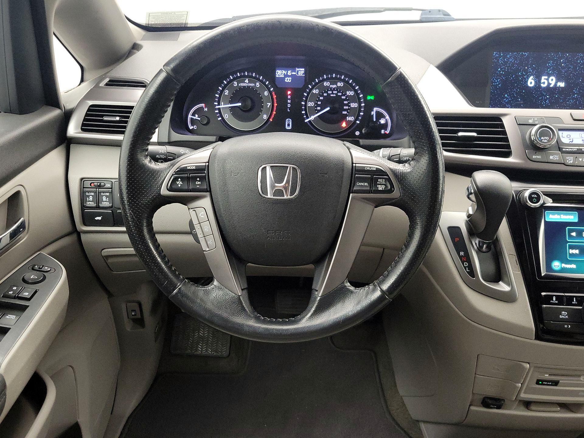 Thumbnail: 2015 Honda Odyssey - 10