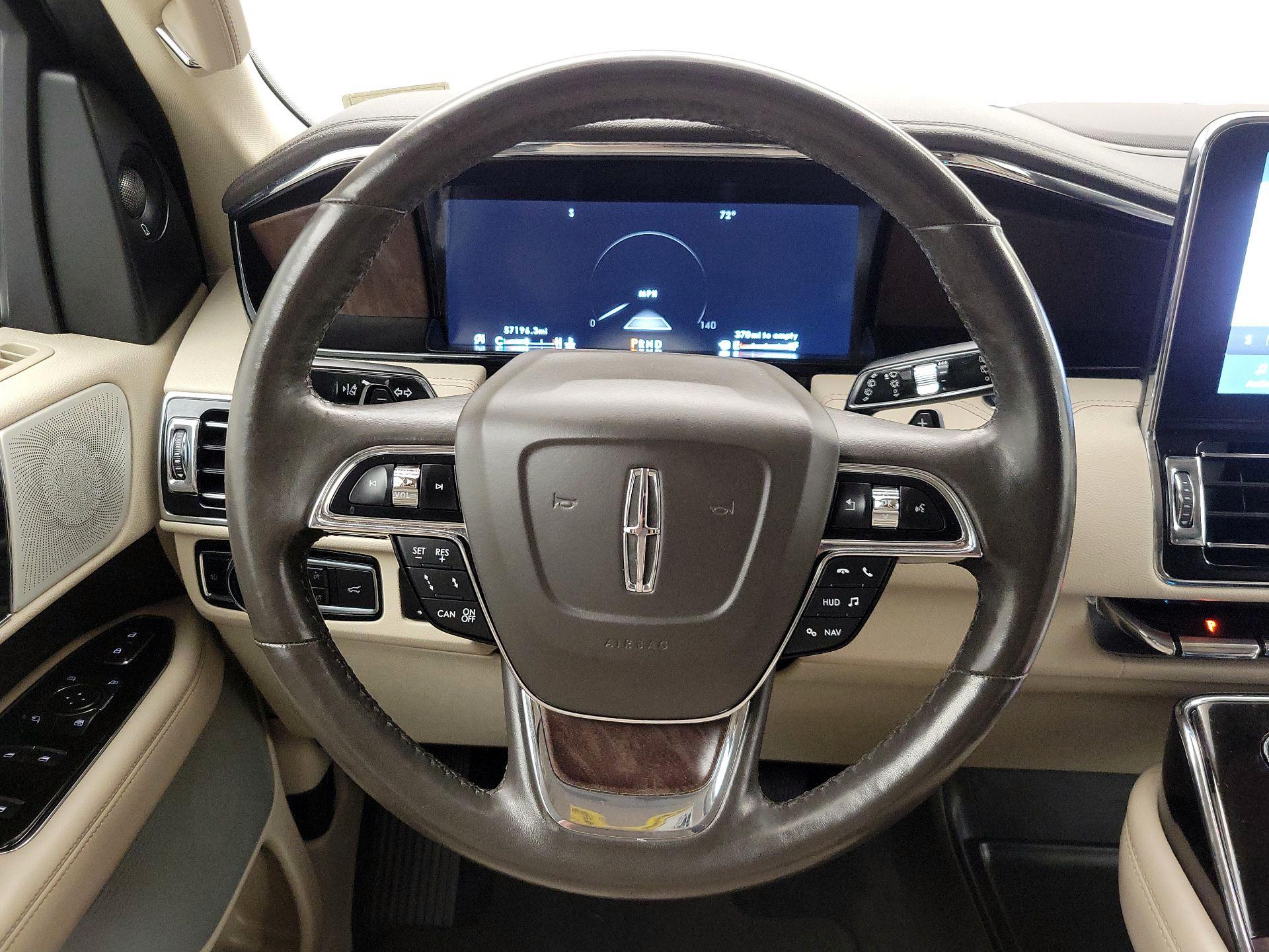 Thumbnail: 2021 Lincoln Navigator - 10