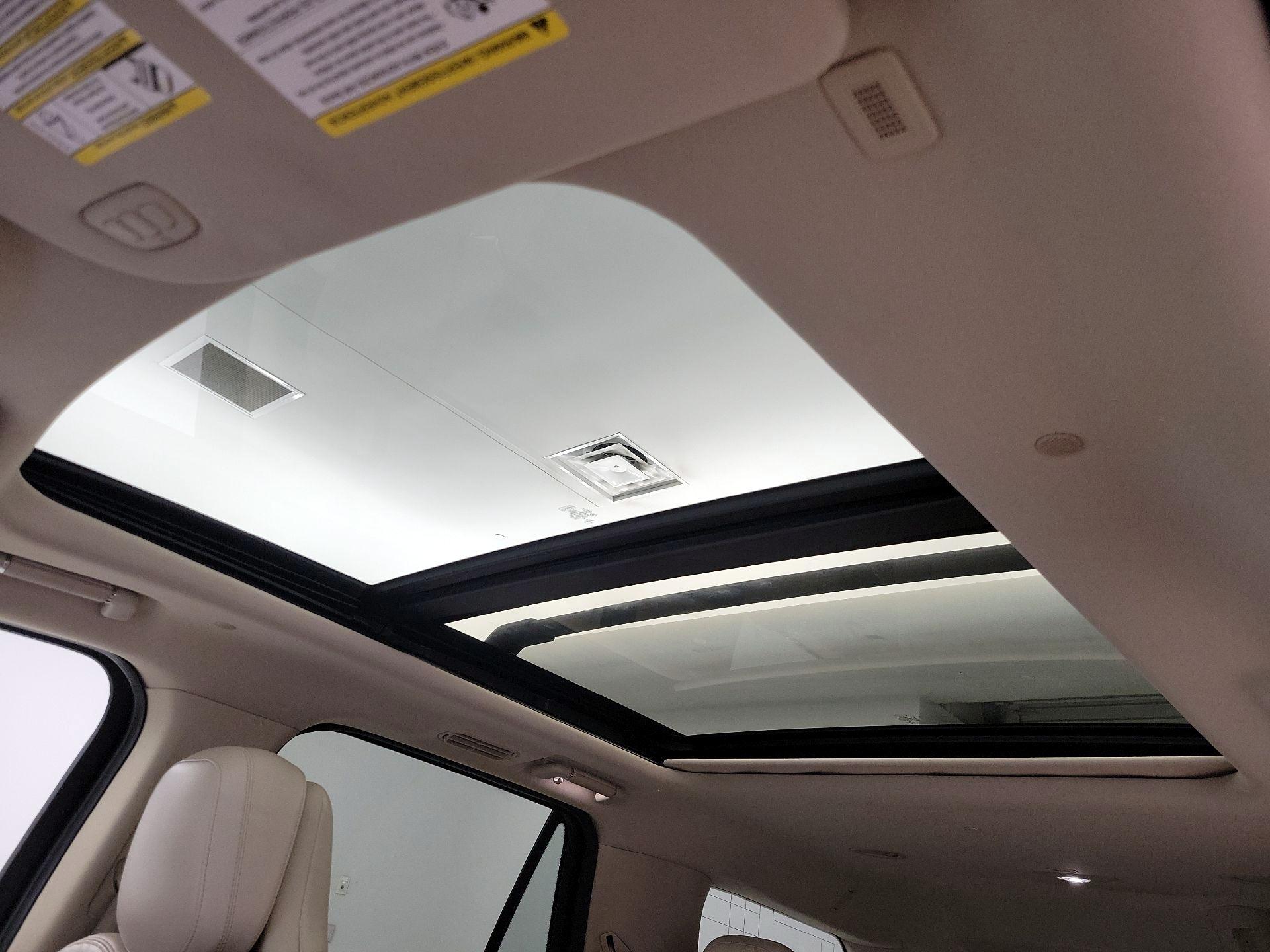 Thumbnail: 2021 Lincoln Navigator - 20
