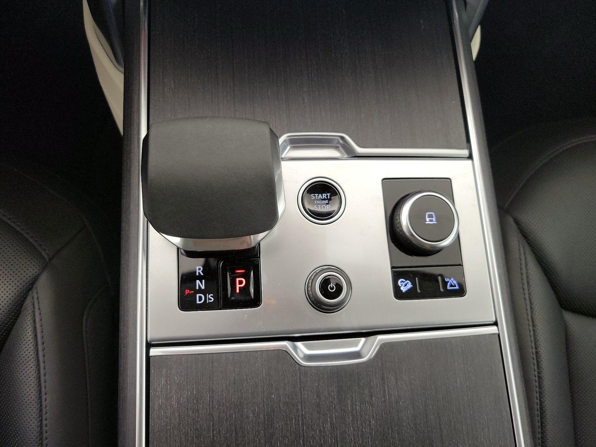 Thumbnail: 2022 Land Rover Range Rover - 18