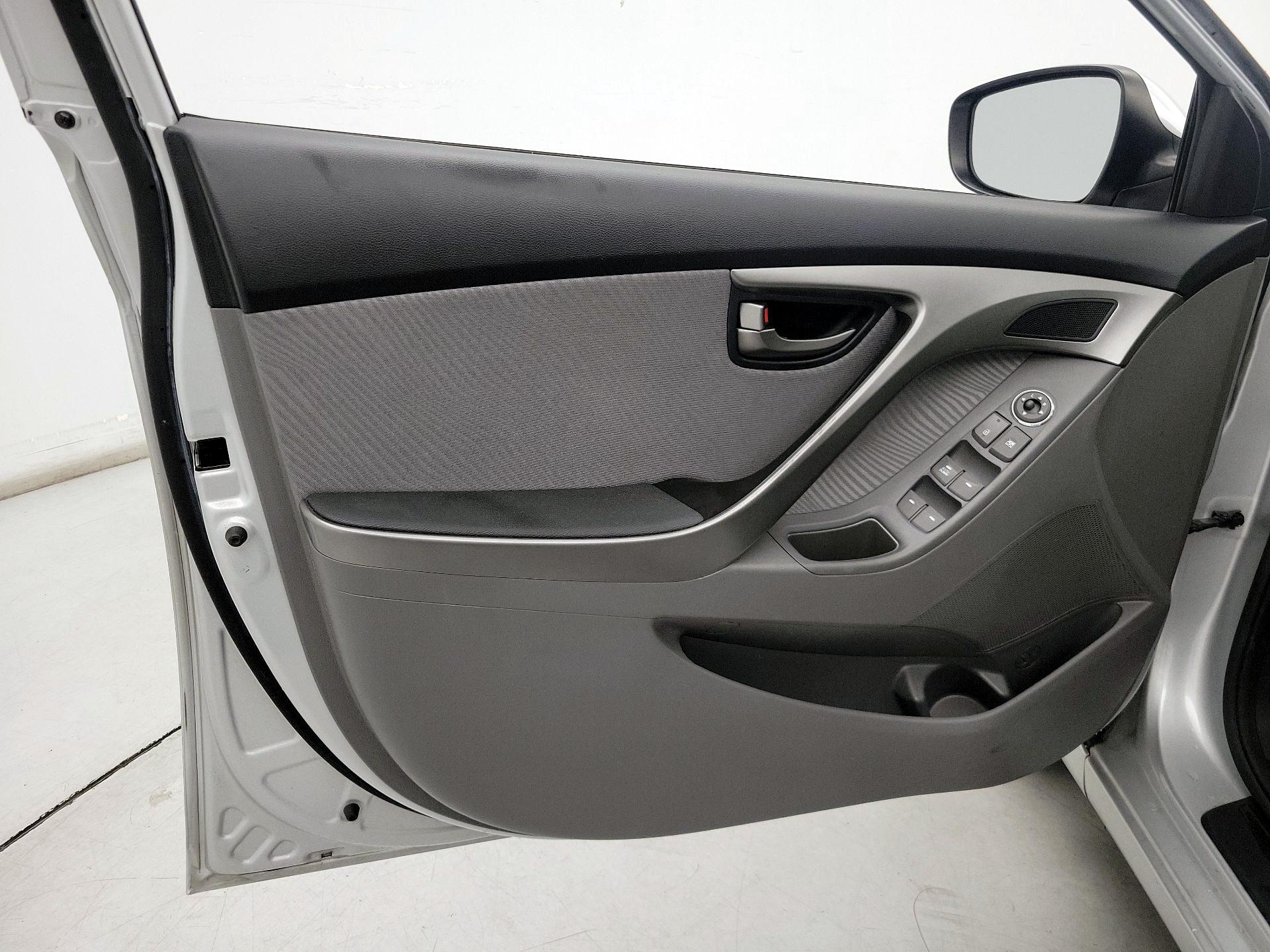 Thumbnail: 2013 Hyundai Elantra - 12