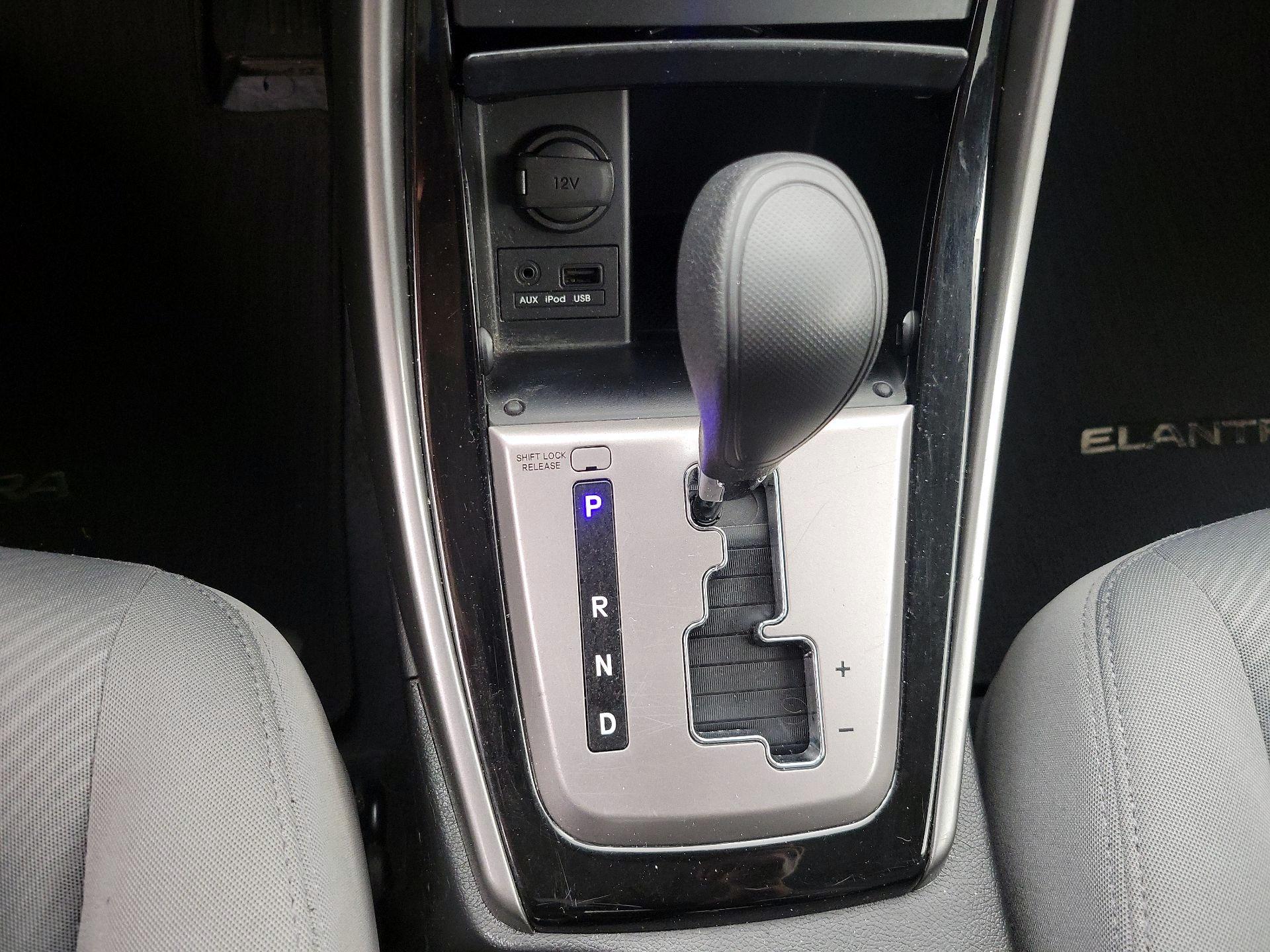 Thumbnail: 2013 Hyundai Elantra - 16