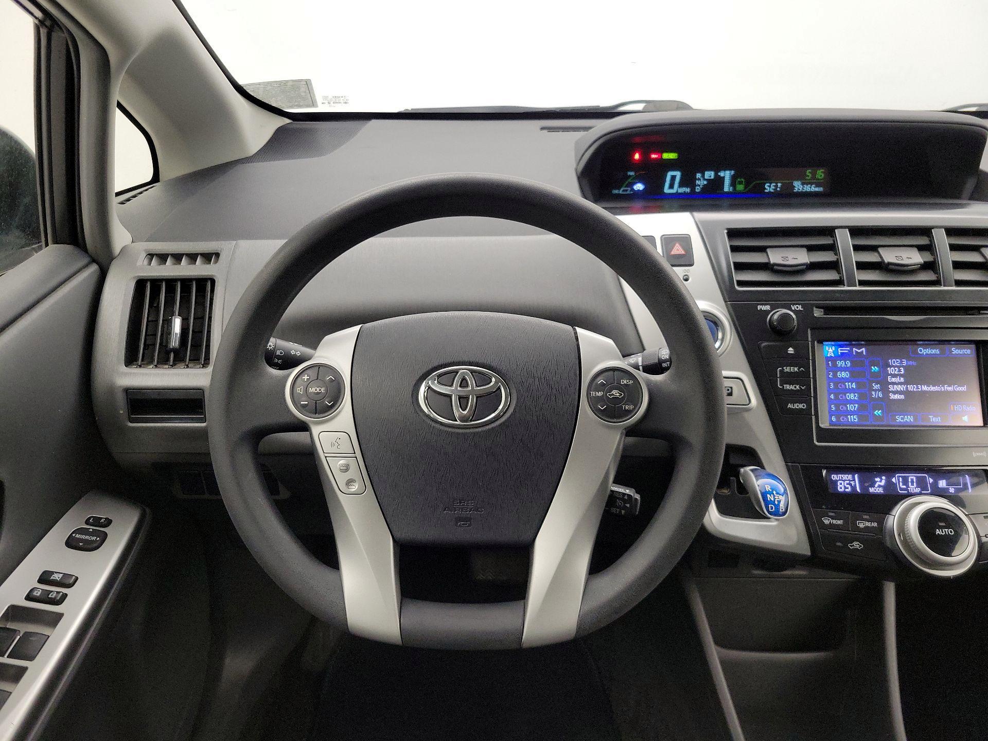 Thumbnail: 2013 Toyota Prius v - 10