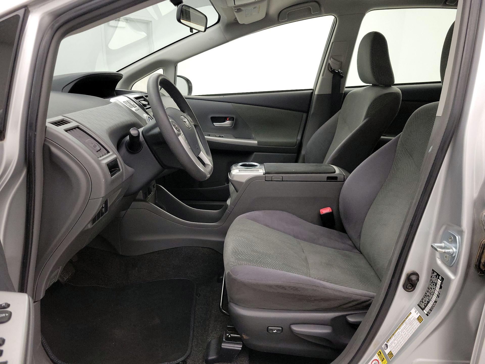 Thumbnail: 2013 Toyota Prius v - 11