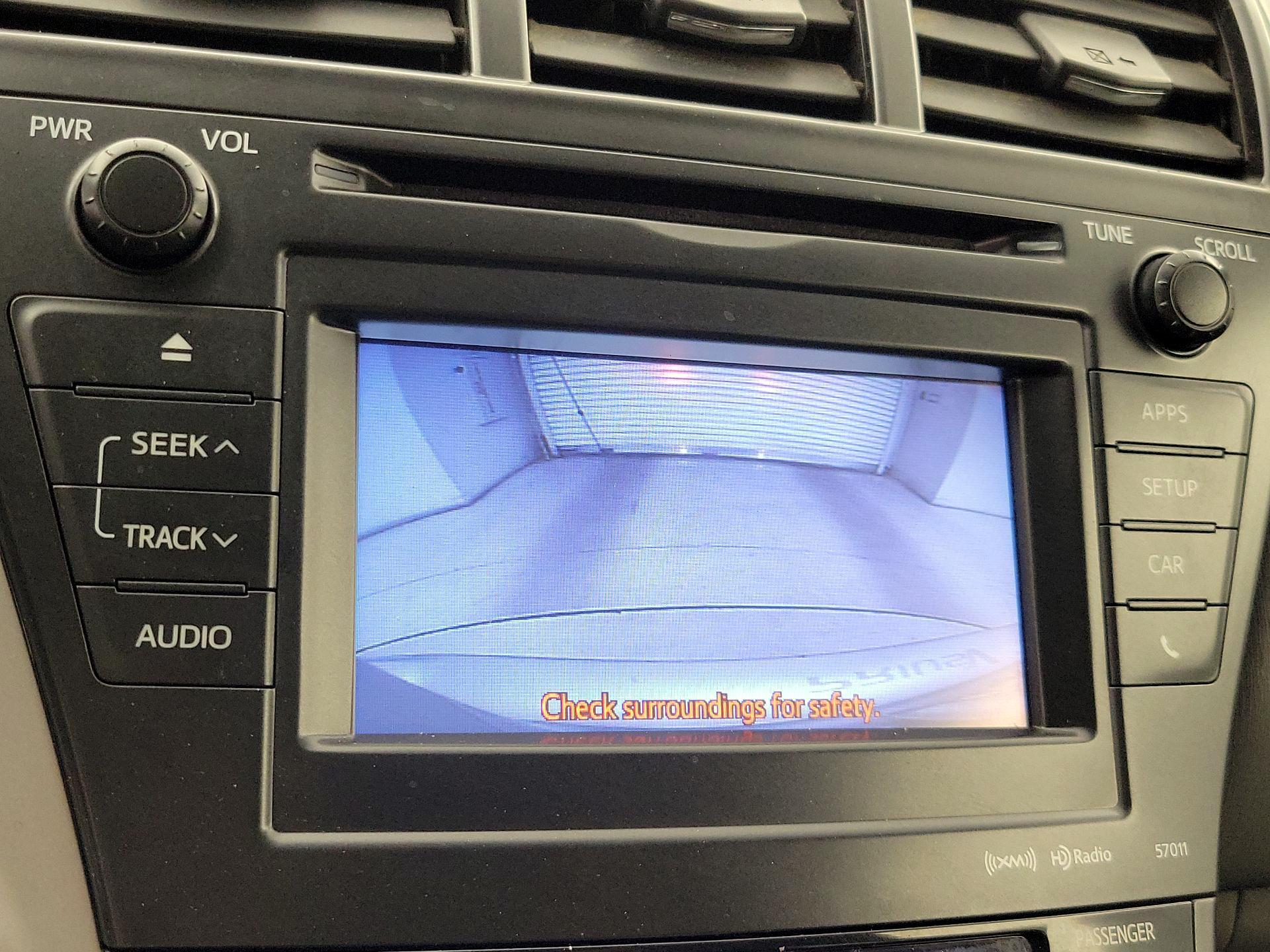 Thumbnail: 2013 Toyota Prius v - 15