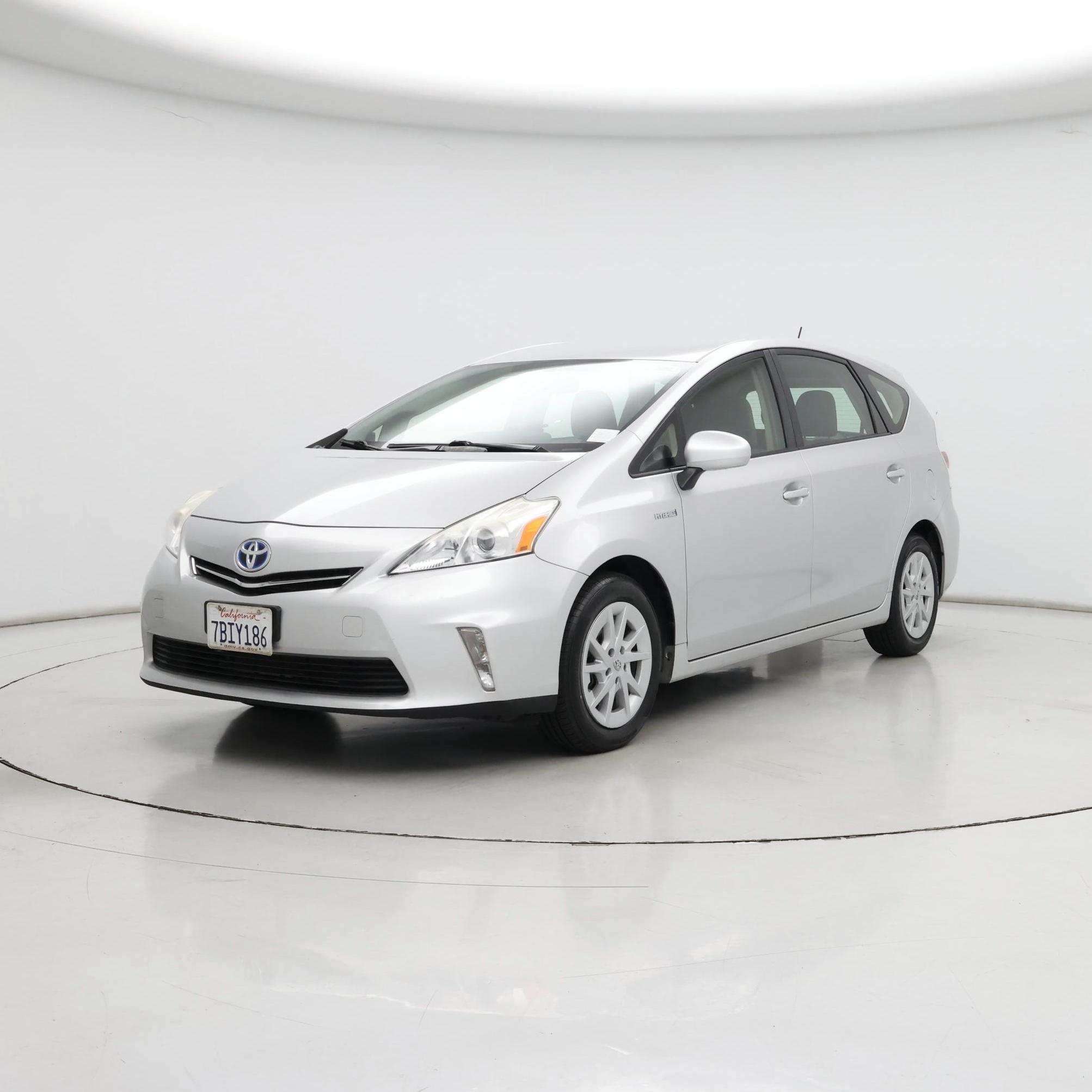 Thumbnail: 2013 Toyota Prius v - 4