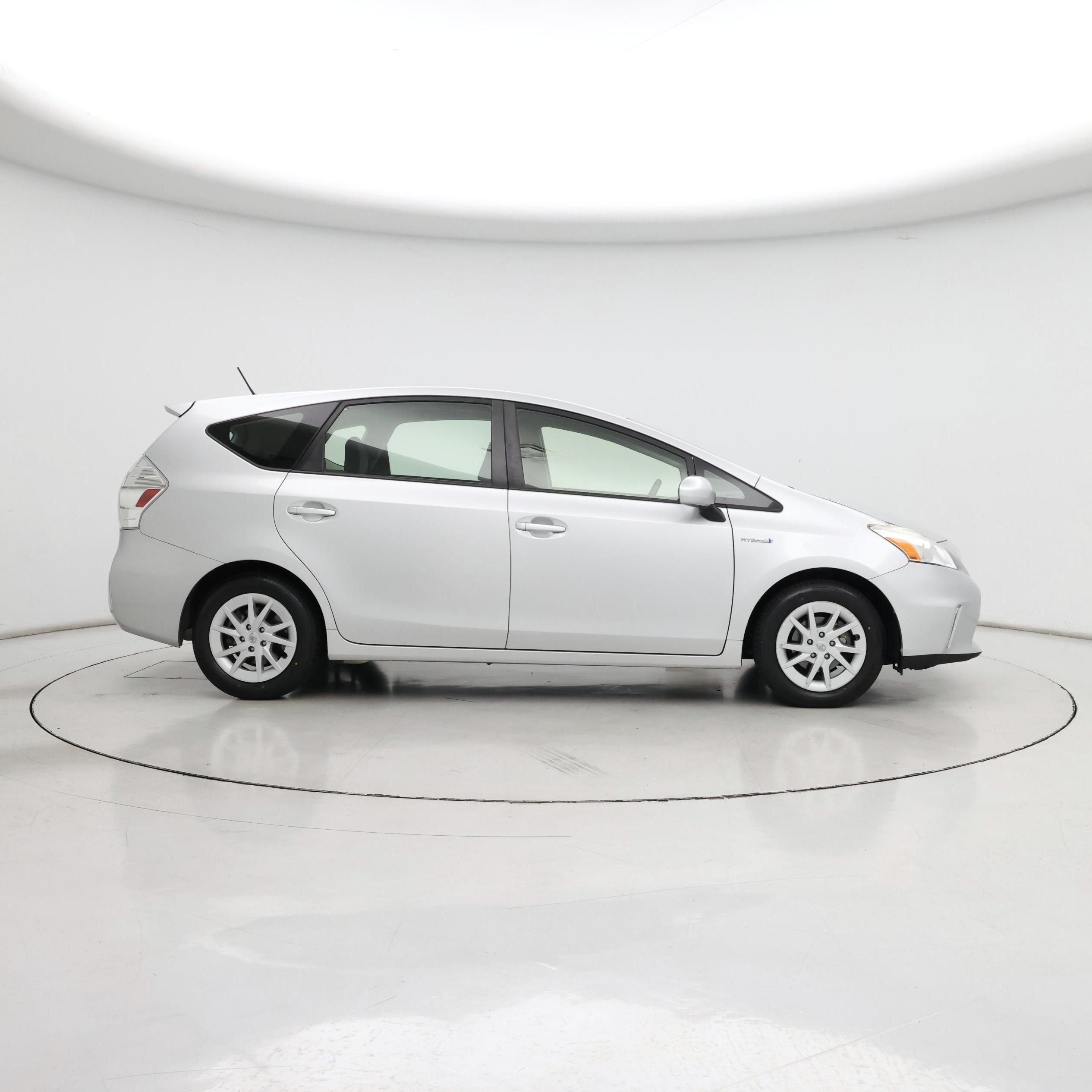Thumbnail: 2013 Toyota Prius v - 7